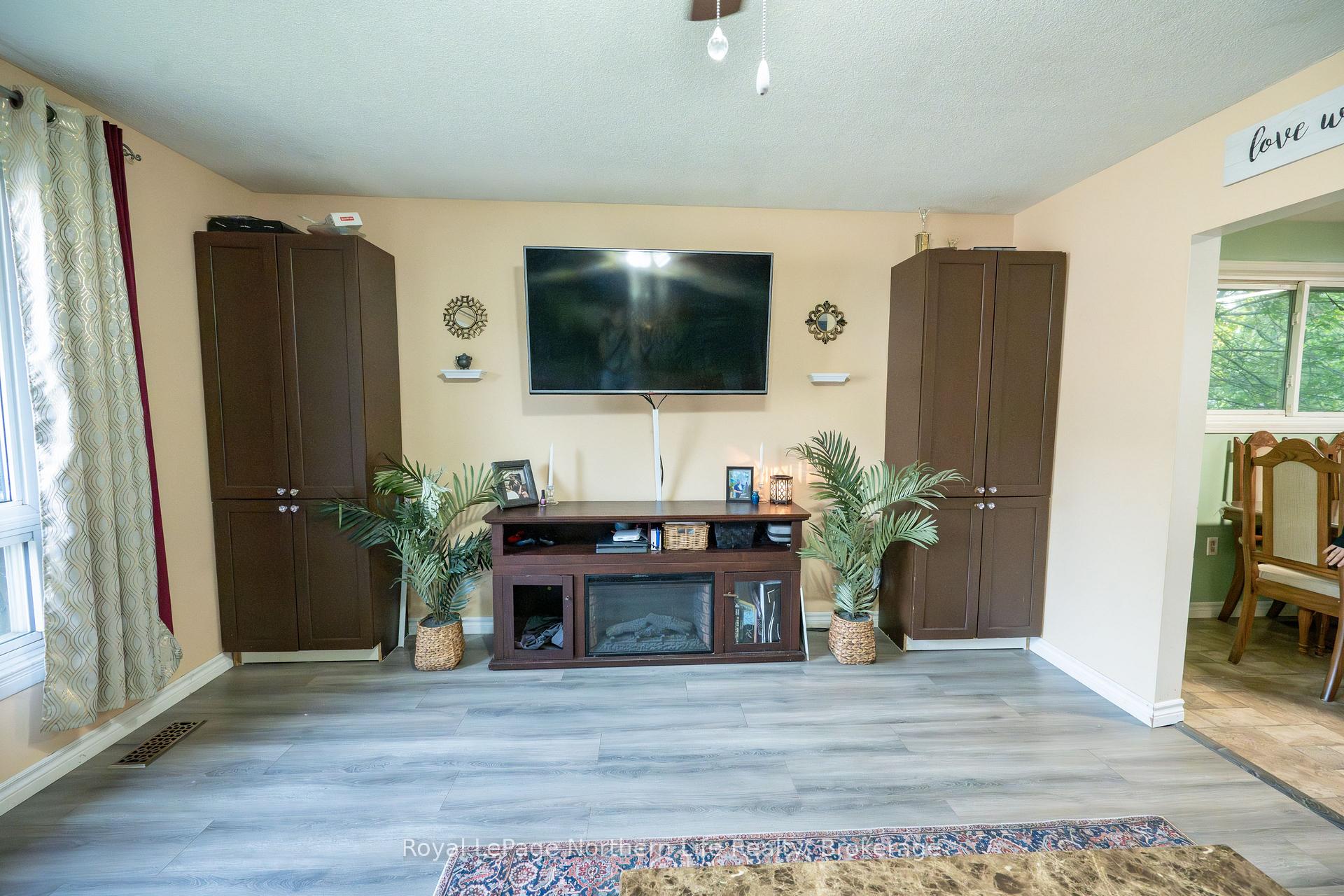 Photo 19 of 635 Worthington Street E, North Bay, Central — HOMEH