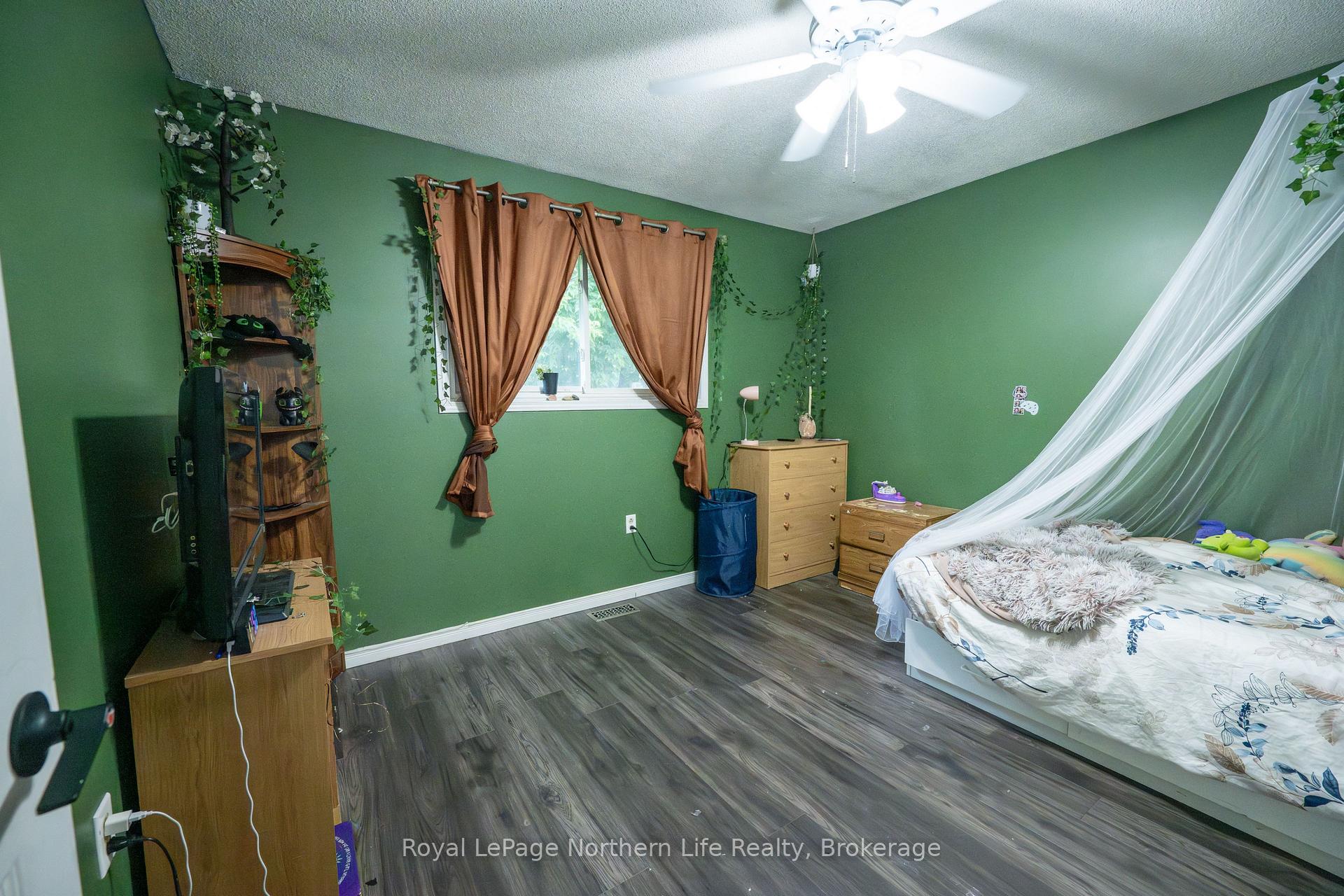 Photo 30 of 635 Worthington Street E, North Bay, Central — HOMEH