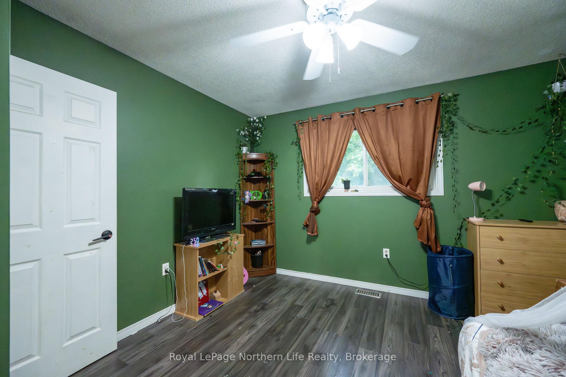 Photo 31 of 635 Worthington Street E, North Bay, Central — HOMEH