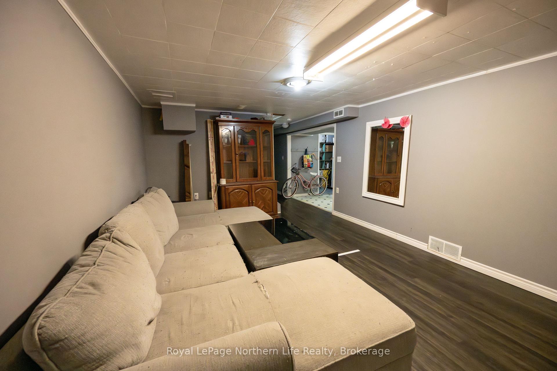Photo 37 of 635 Worthington Street E, North Bay, Central — HOMEH