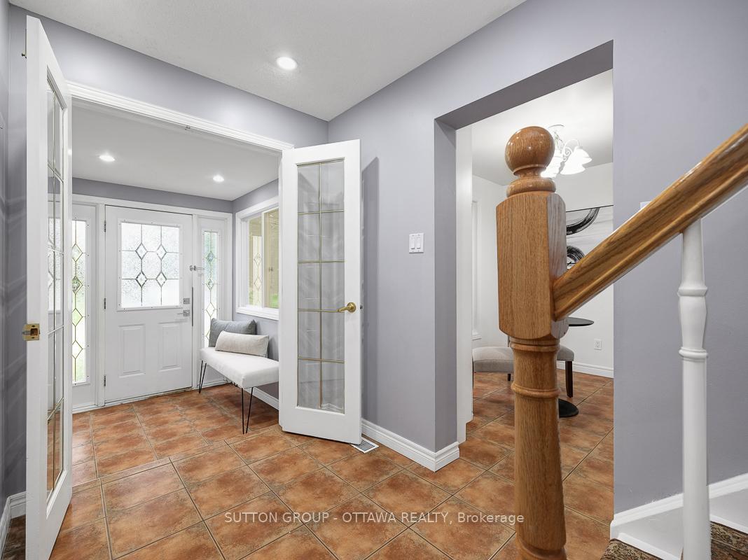Photo 5 of 1112 St. Germain Crescent, Ottawa, Convent Glen North — HOMEH