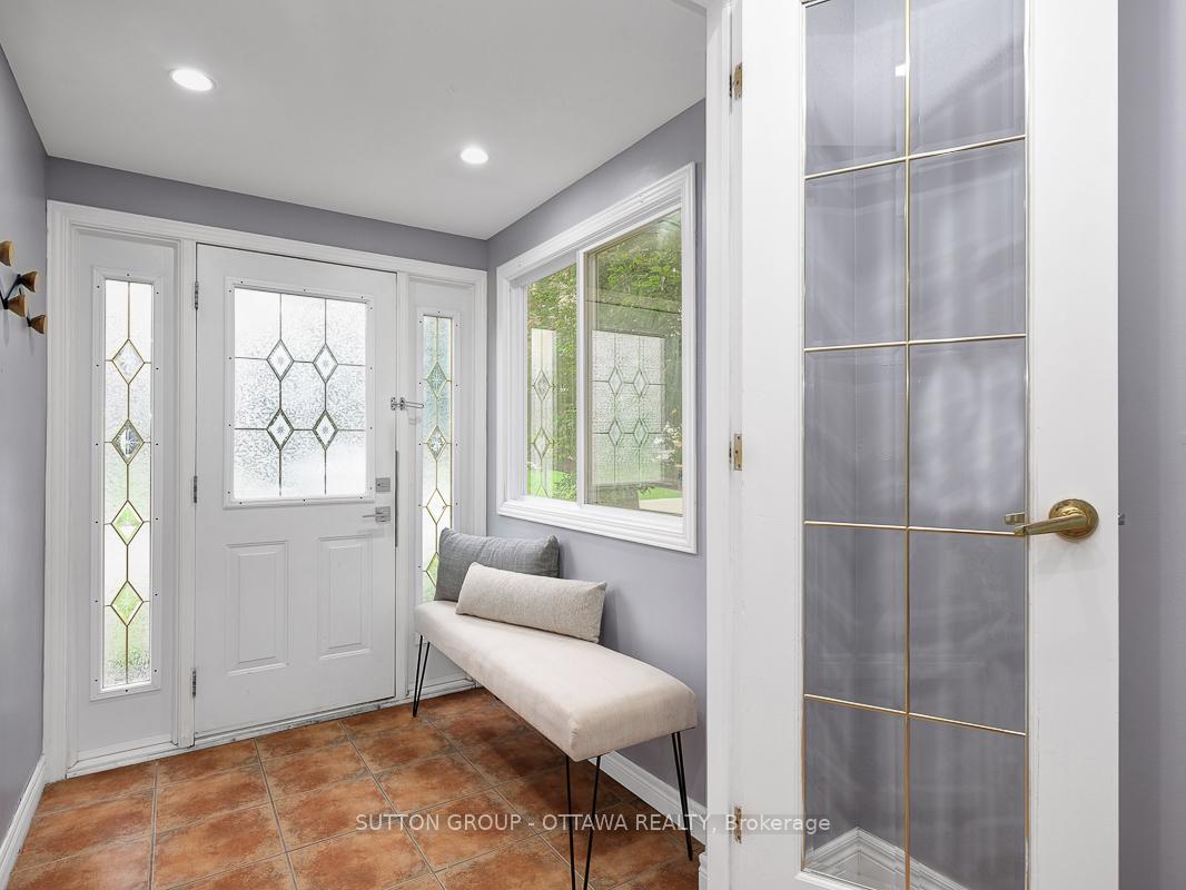 Photo 6 of 1112 St. Germain Crescent, Ottawa, Convent Glen North — HOMEH
