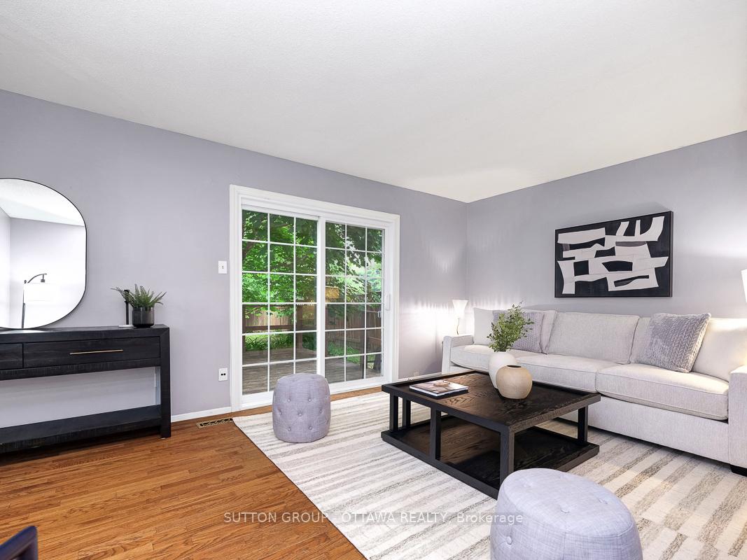 Photo 9 of 1112 St. Germain Crescent, Ottawa, Convent Glen North — HOMEH