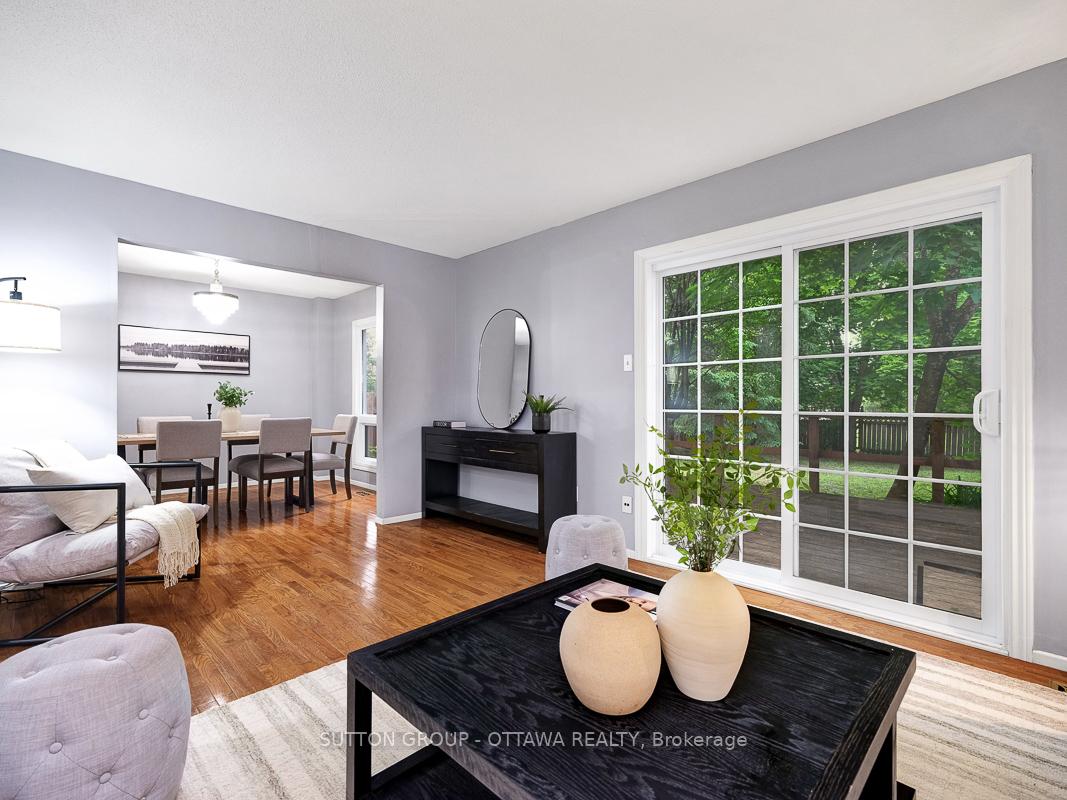 Photo 11 of 1112 St. Germain Crescent, Ottawa, Convent Glen North — HOMEH