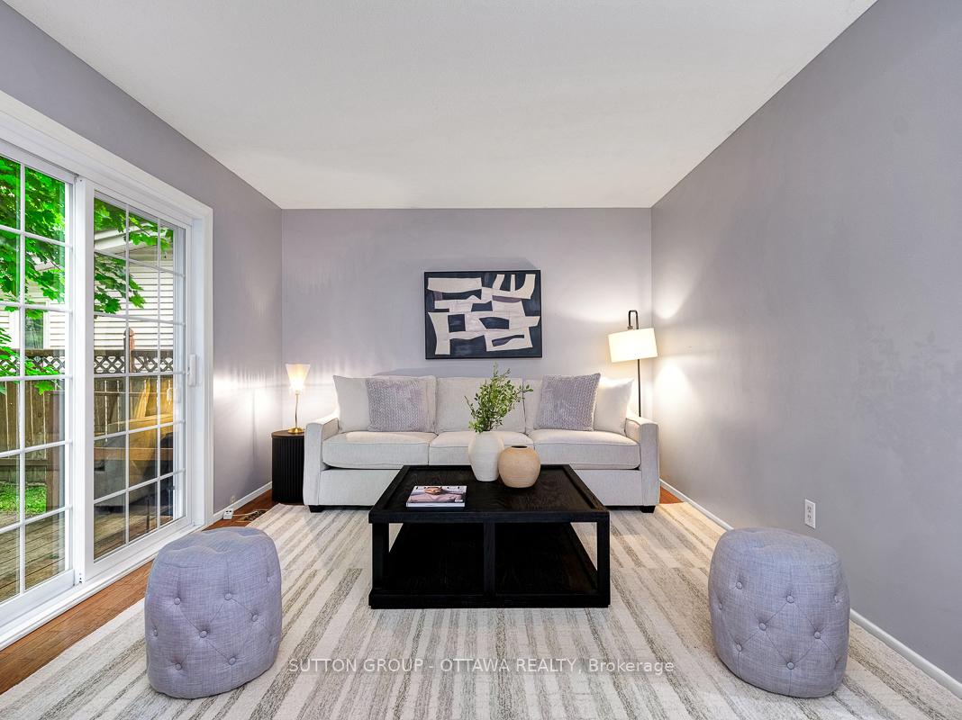 Photo 13 of 1112 St. Germain Crescent, Ottawa, Convent Glen North — HOMEH