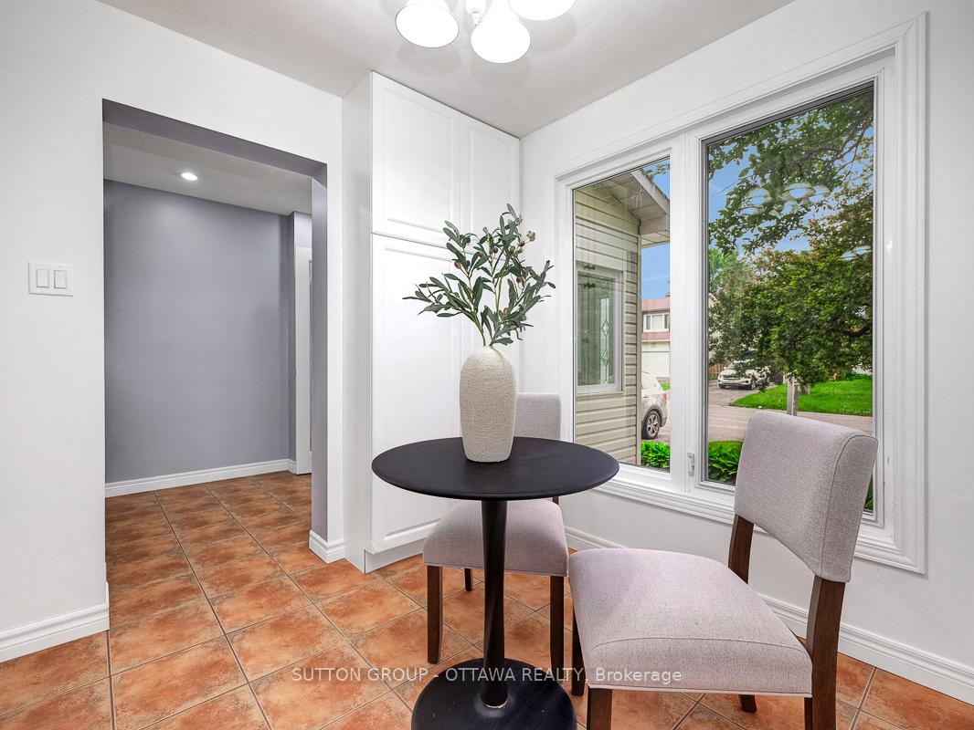 Photo 20 of 1112 St. Germain Crescent, Ottawa, Convent Glen North — HOMEH