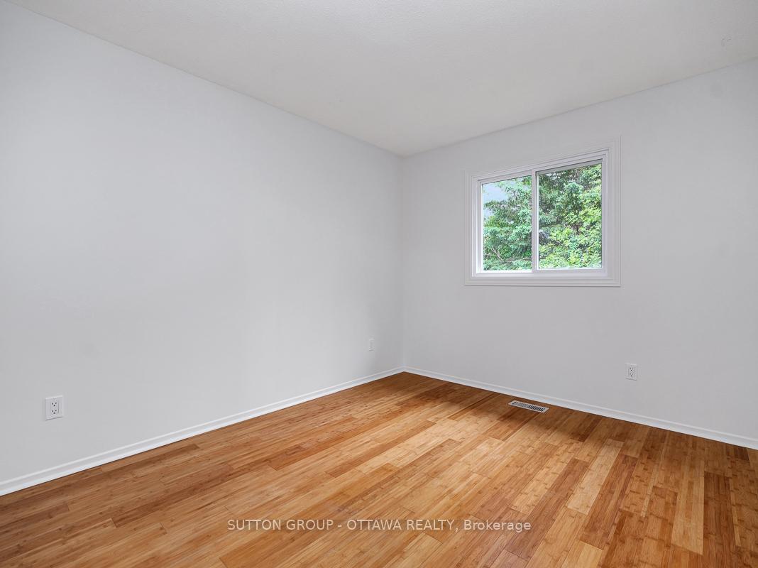 Photo 31 of 1112 St. Germain Crescent, Ottawa, Convent Glen North — HOMEH