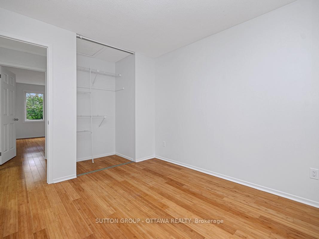 Photo 32 of 1112 St. Germain Crescent, Ottawa, Convent Glen North — HOMEH