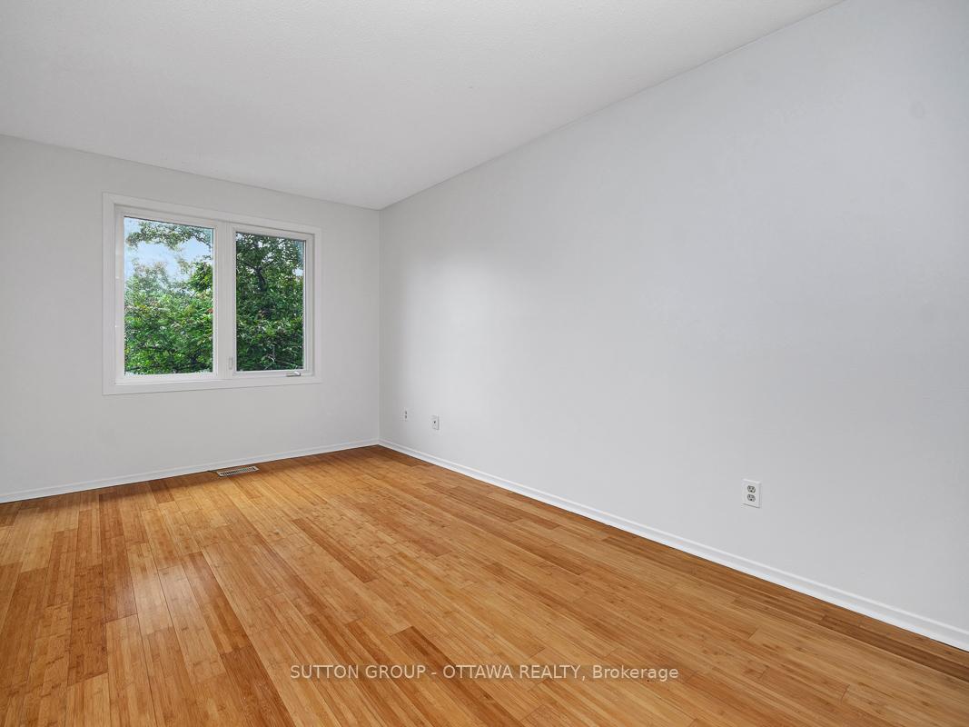 Photo 33 of 1112 St. Germain Crescent, Ottawa, Convent Glen North — HOMEH