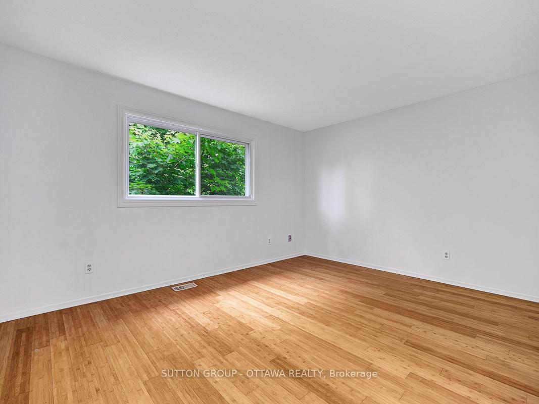 Photo 35 of 1112 St. Germain Crescent, Ottawa, Convent Glen North — HOMEH