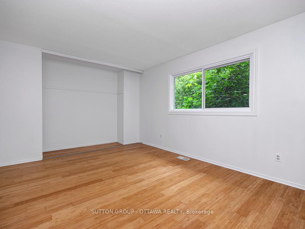 Photo 36 of 1112 St. Germain Crescent, Ottawa, Convent Glen North — HOMEH