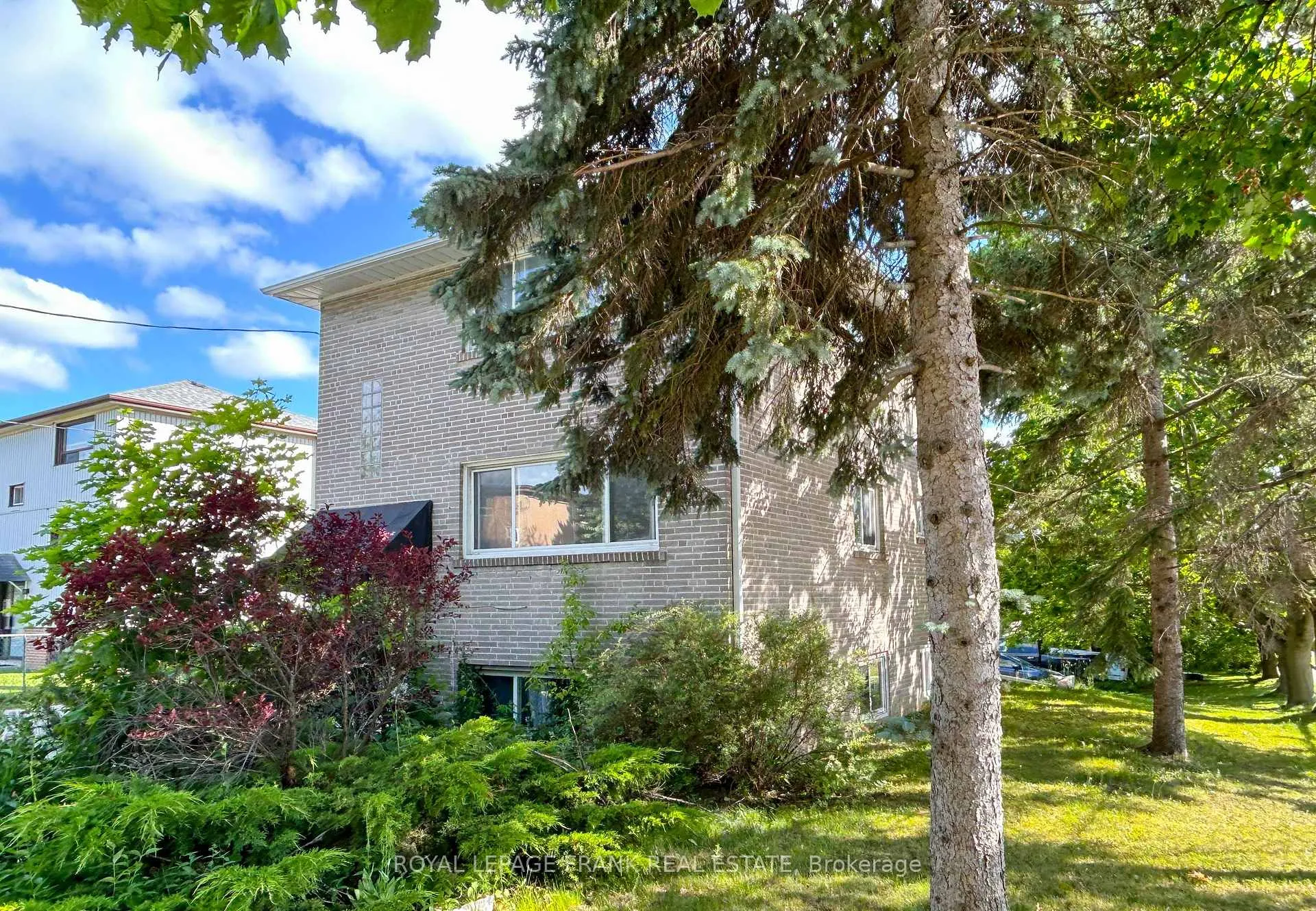 Photo 2 of 1030 Ravine Road, Oshawa, Lakeview — HOMEH