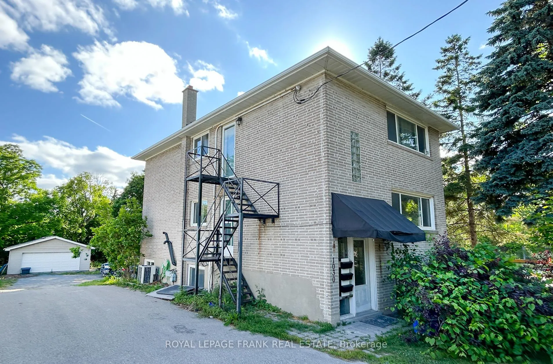 Photo 3 of 1030 Ravine Road, Oshawa, Lakeview — HOMEH