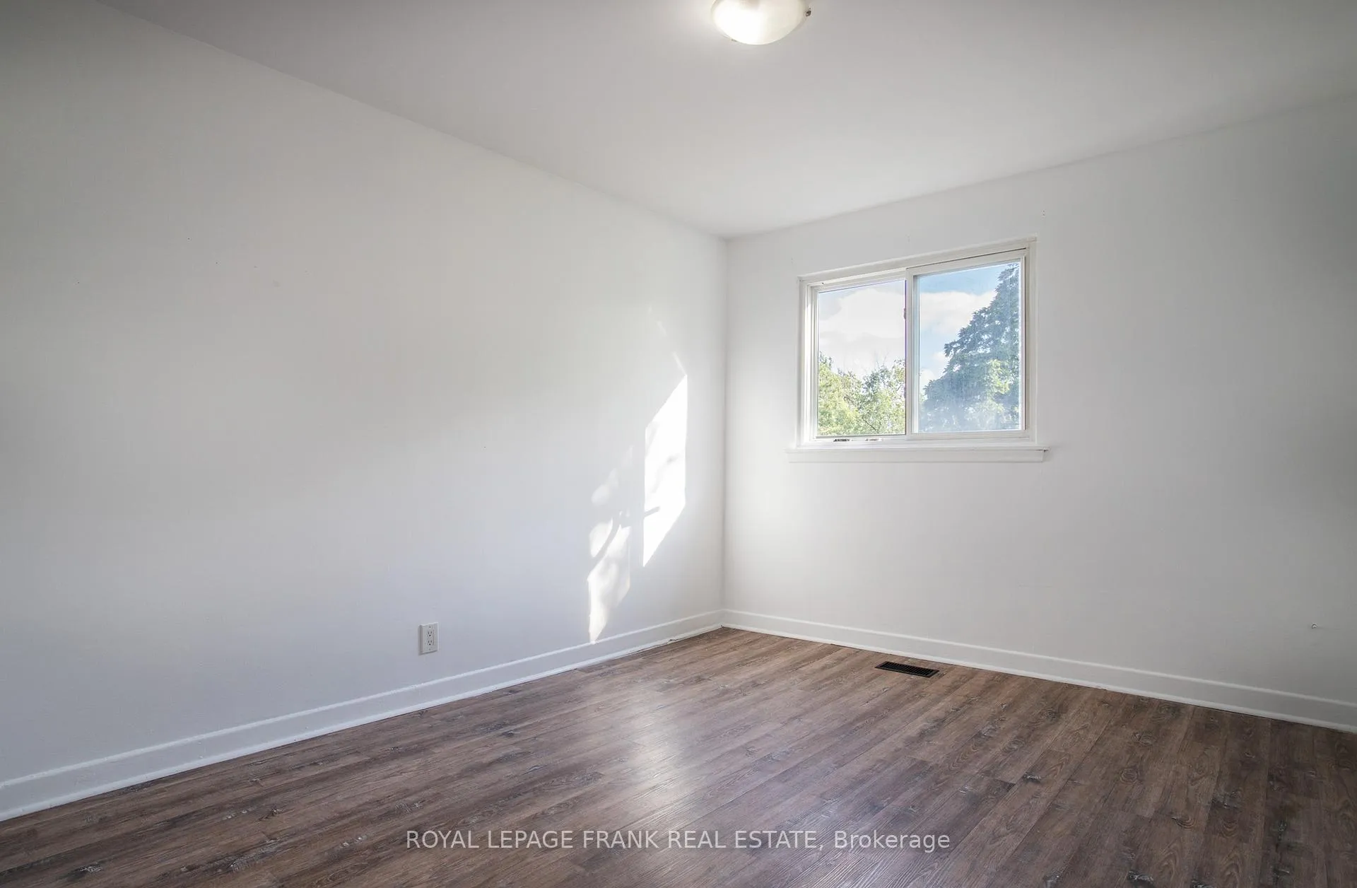 Photo 17 of 1030 Ravine Road, Oshawa, Lakeview — HOMEH