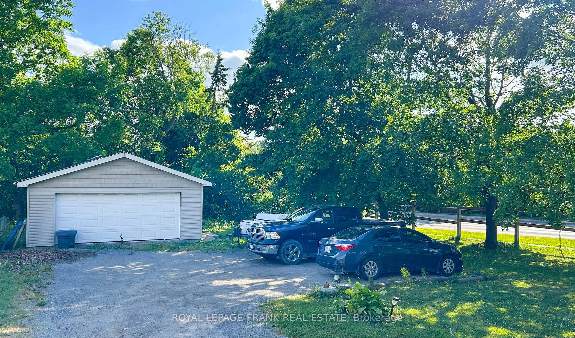 Photo 35 of 1030 Ravine Road, Oshawa, Lakeview — HOMEH