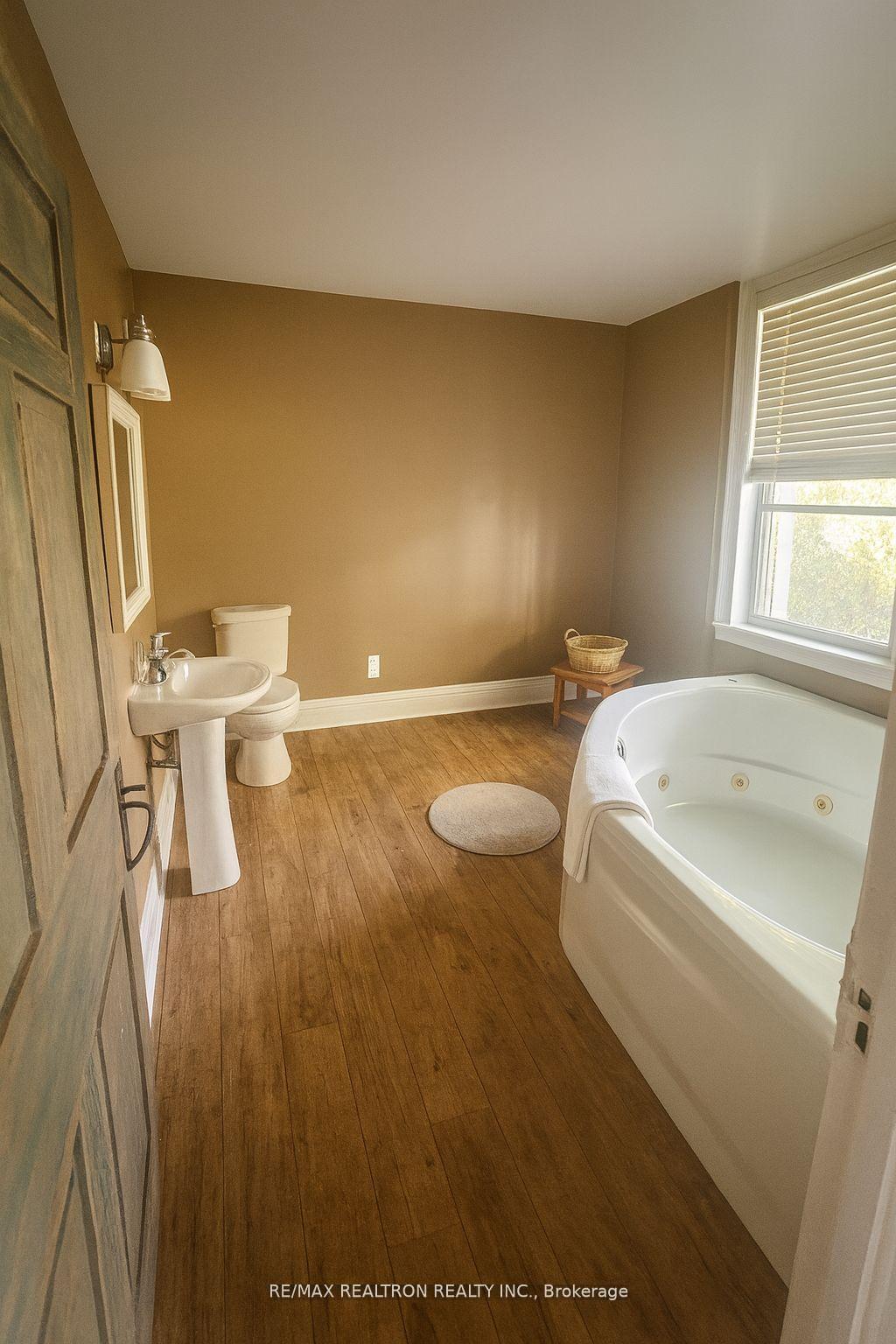 Photo 8 of 726 Townline Road S, Oshawa, Donevan — HOMEH
