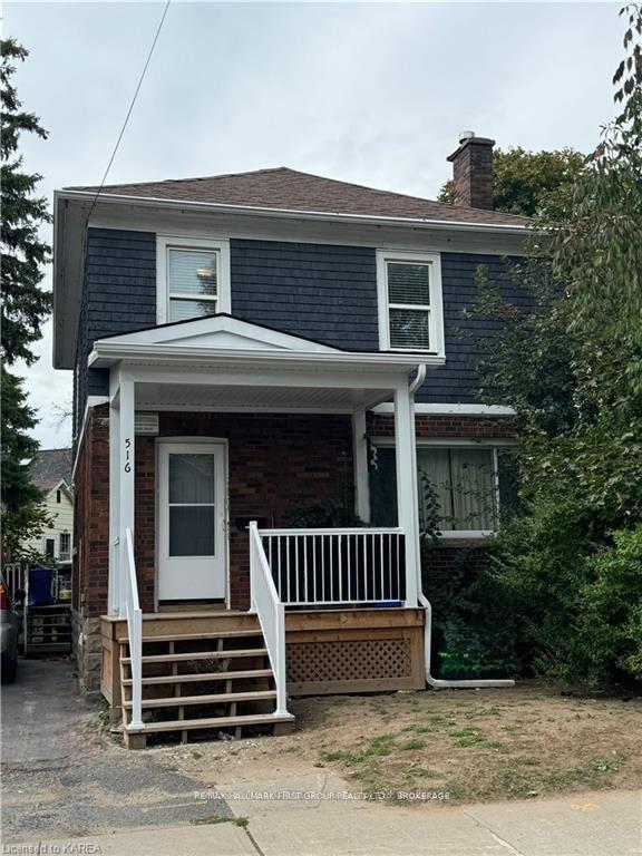 Front of 516 Victoria Street