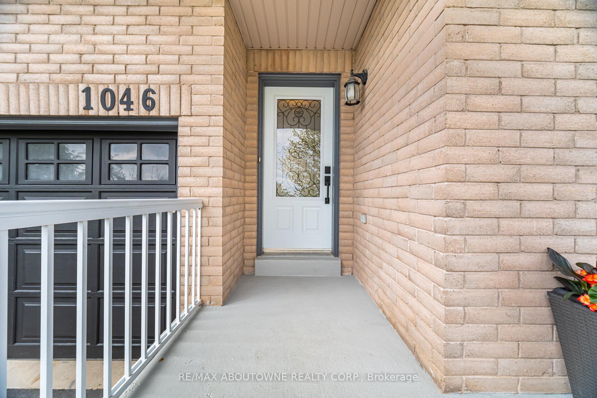 Photo 4 of 1046 Holdsworth Crescent, Milton, Coates — HOMEH