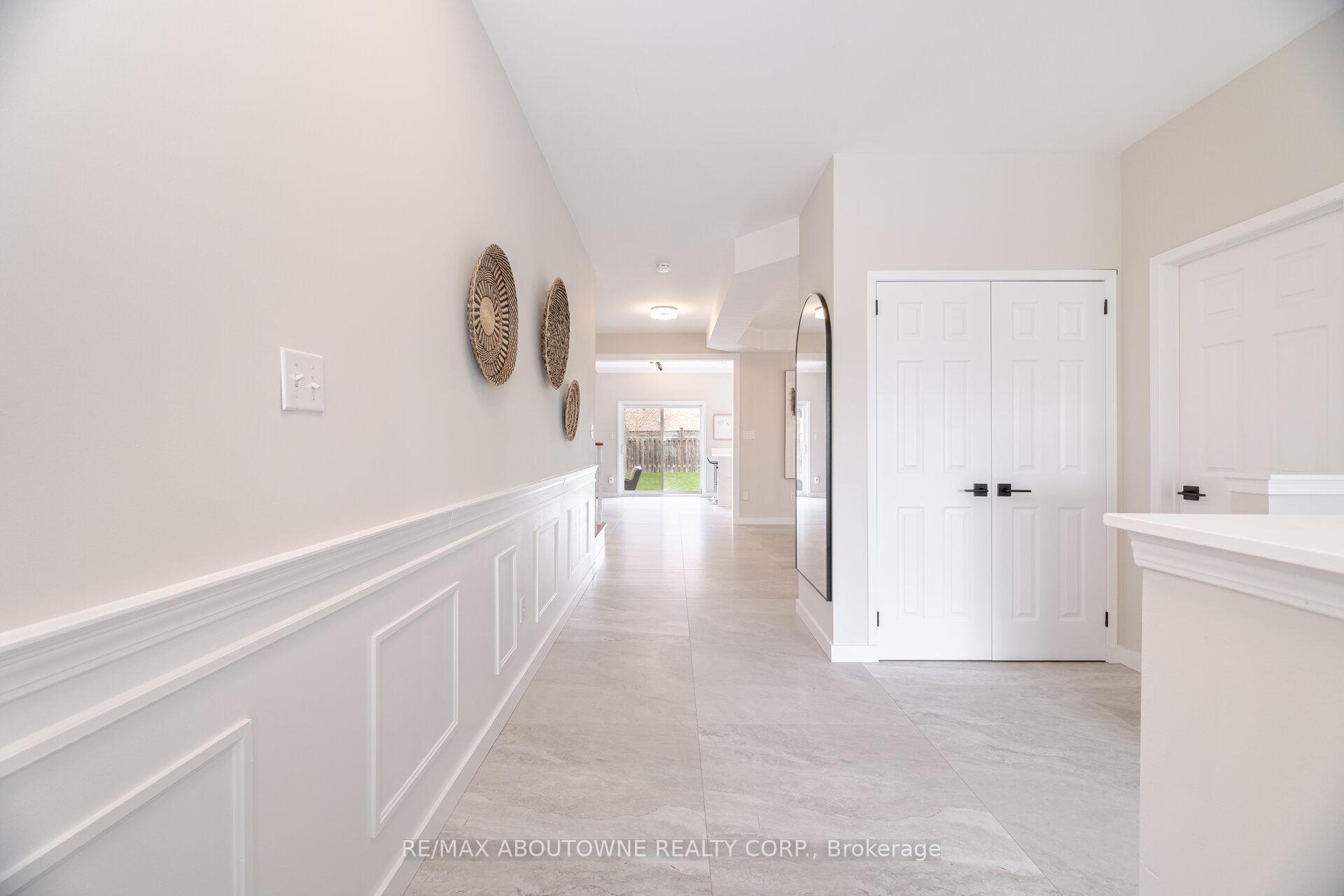 Photo 6 of 1046 Holdsworth Crescent, Milton, Coates — HOMEH