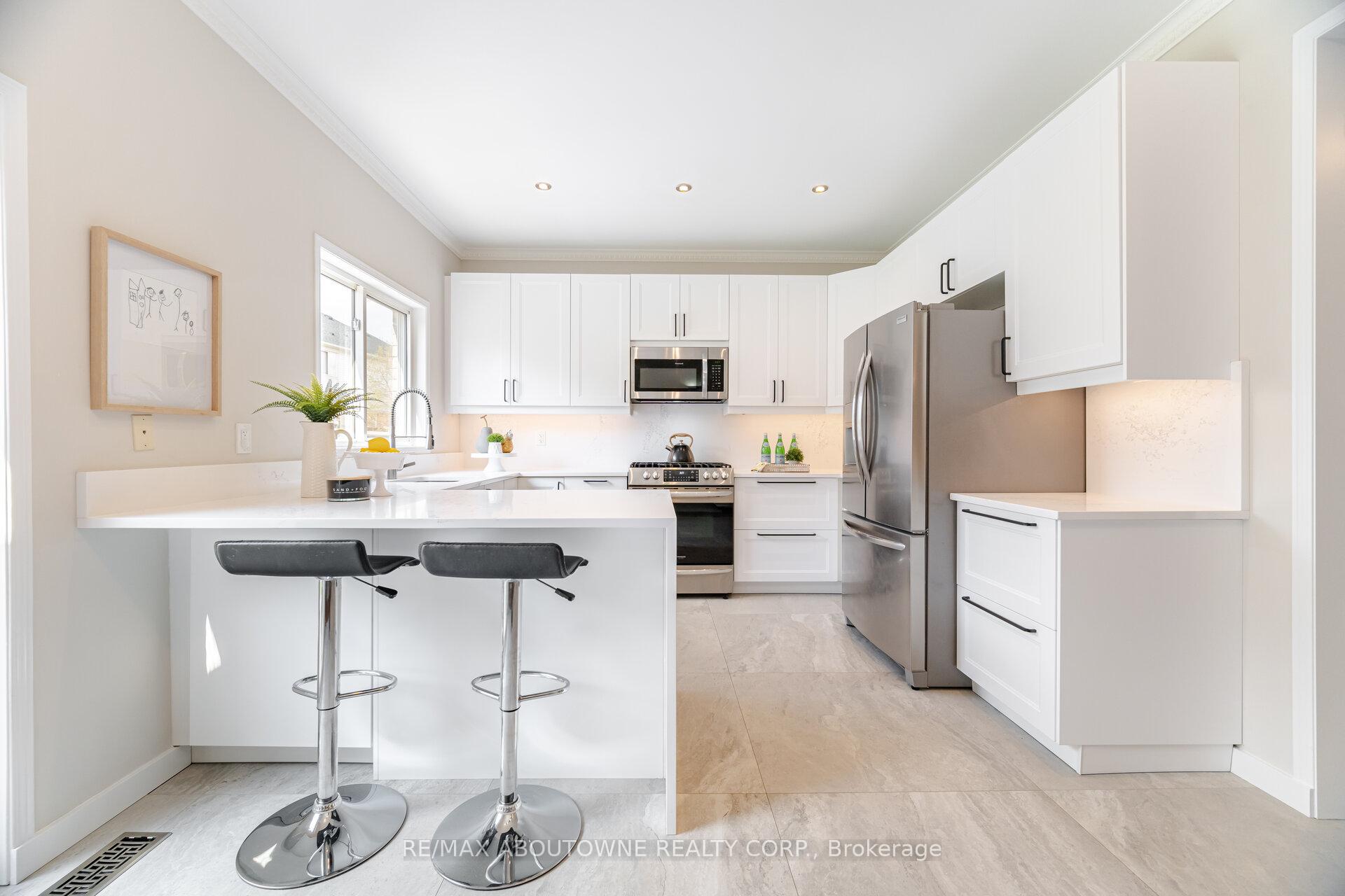 Photo 15 of 1046 Holdsworth Crescent, Milton, Coates — HOMEH