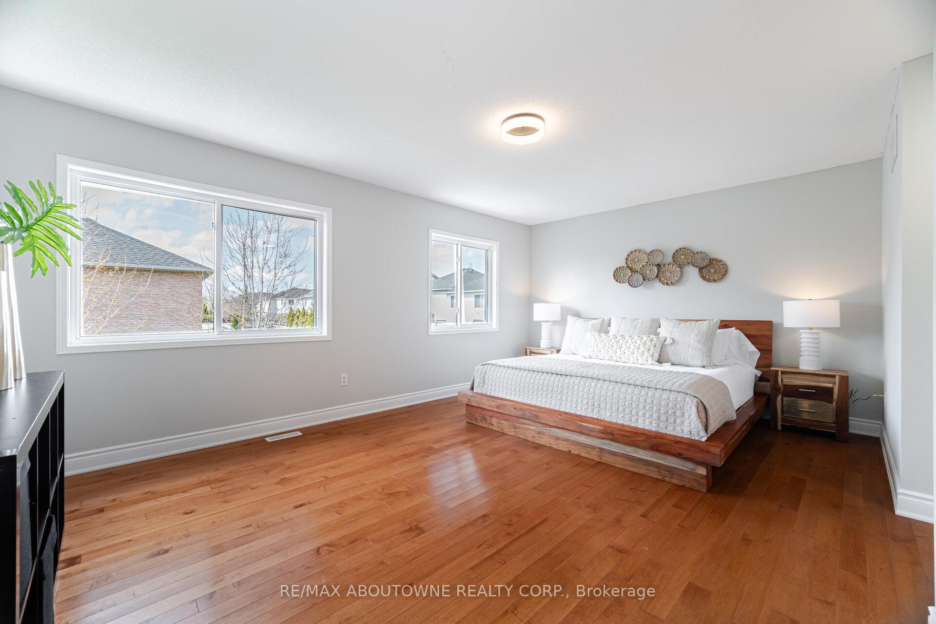 Photo 26 of 1046 Holdsworth Crescent, Milton, Coates — HOMEH