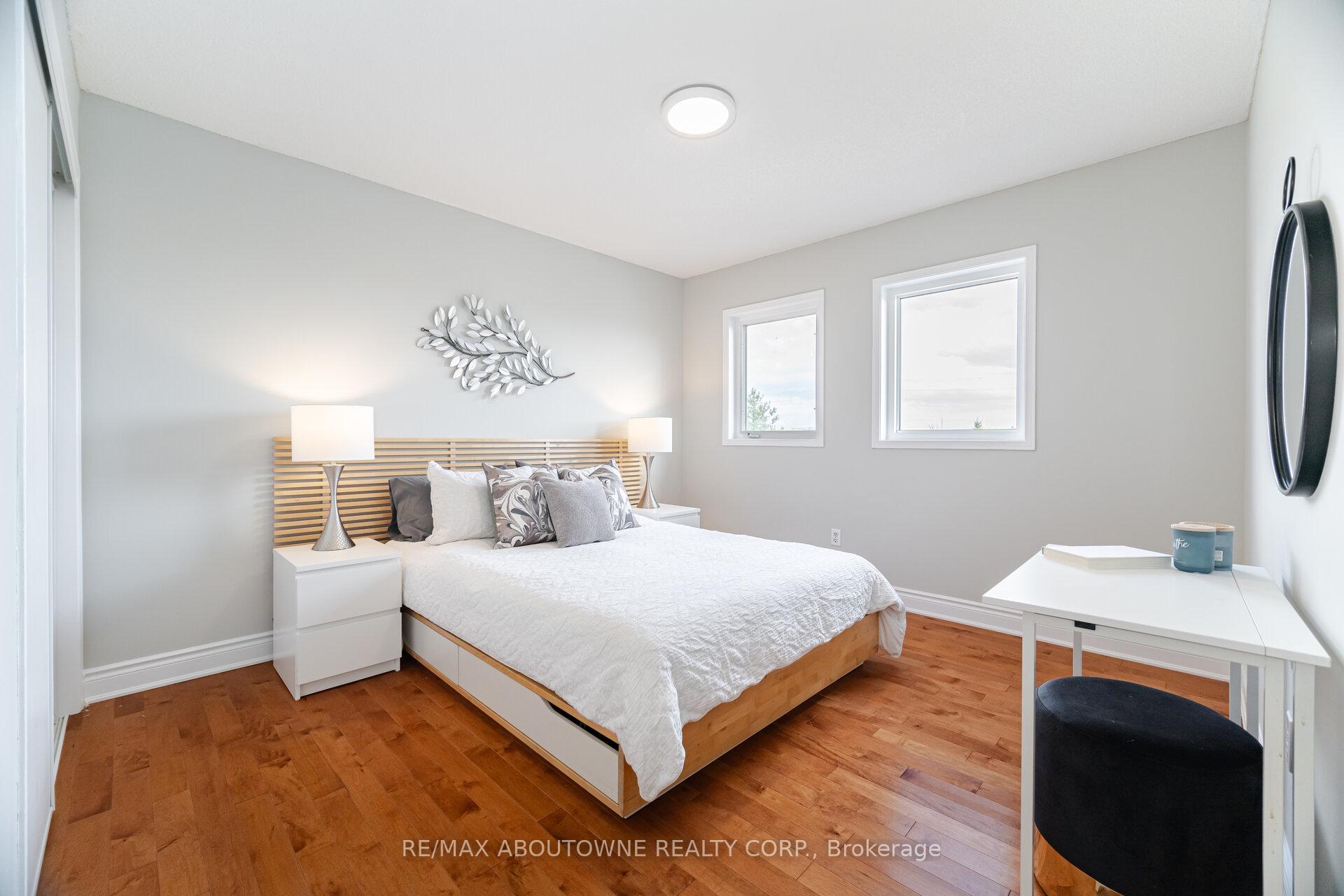Photo 32 of 1046 Holdsworth Crescent, Milton, Coates — HOMEH