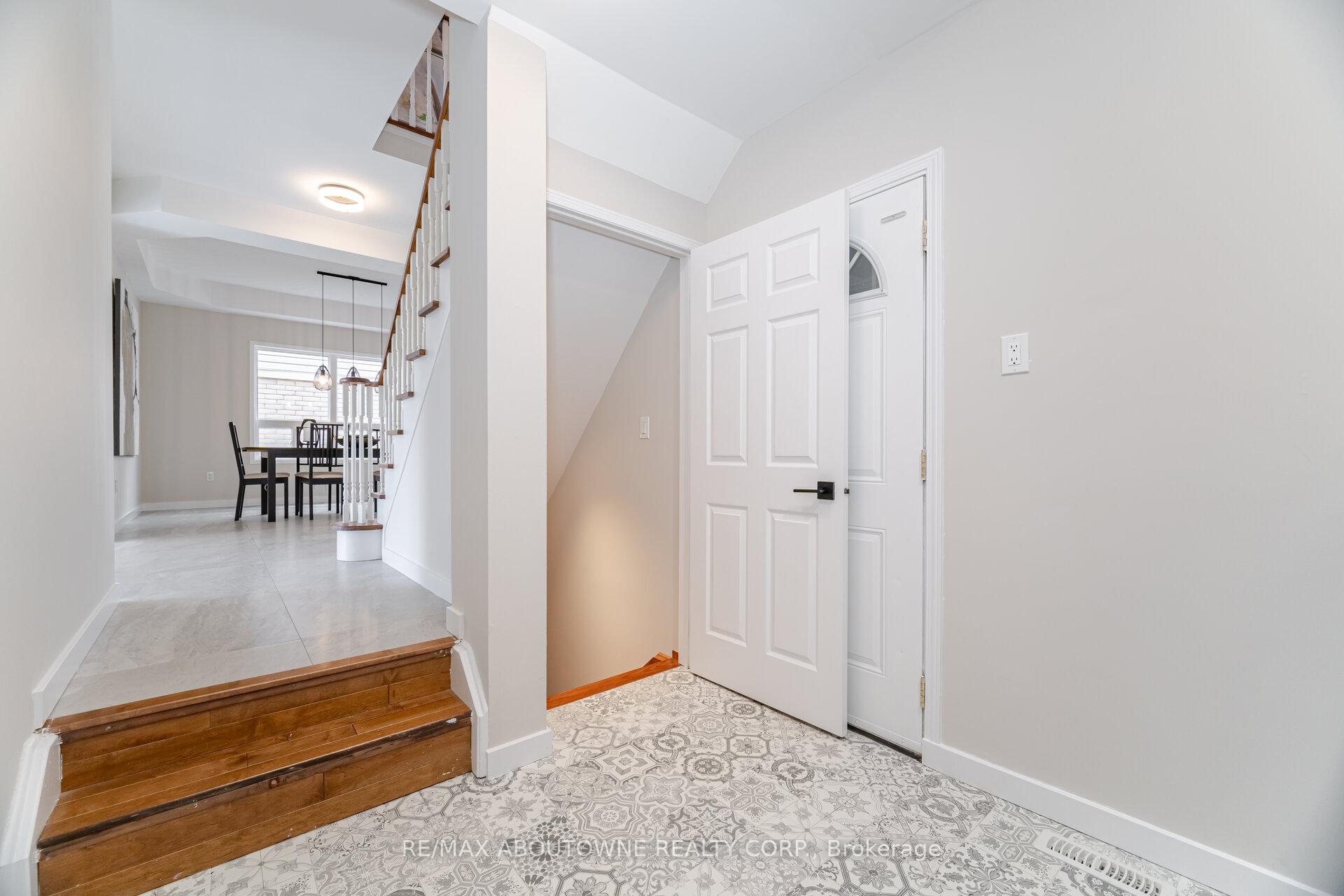 Photo 36 of 1046 Holdsworth Crescent, Milton, Coates — HOMEH