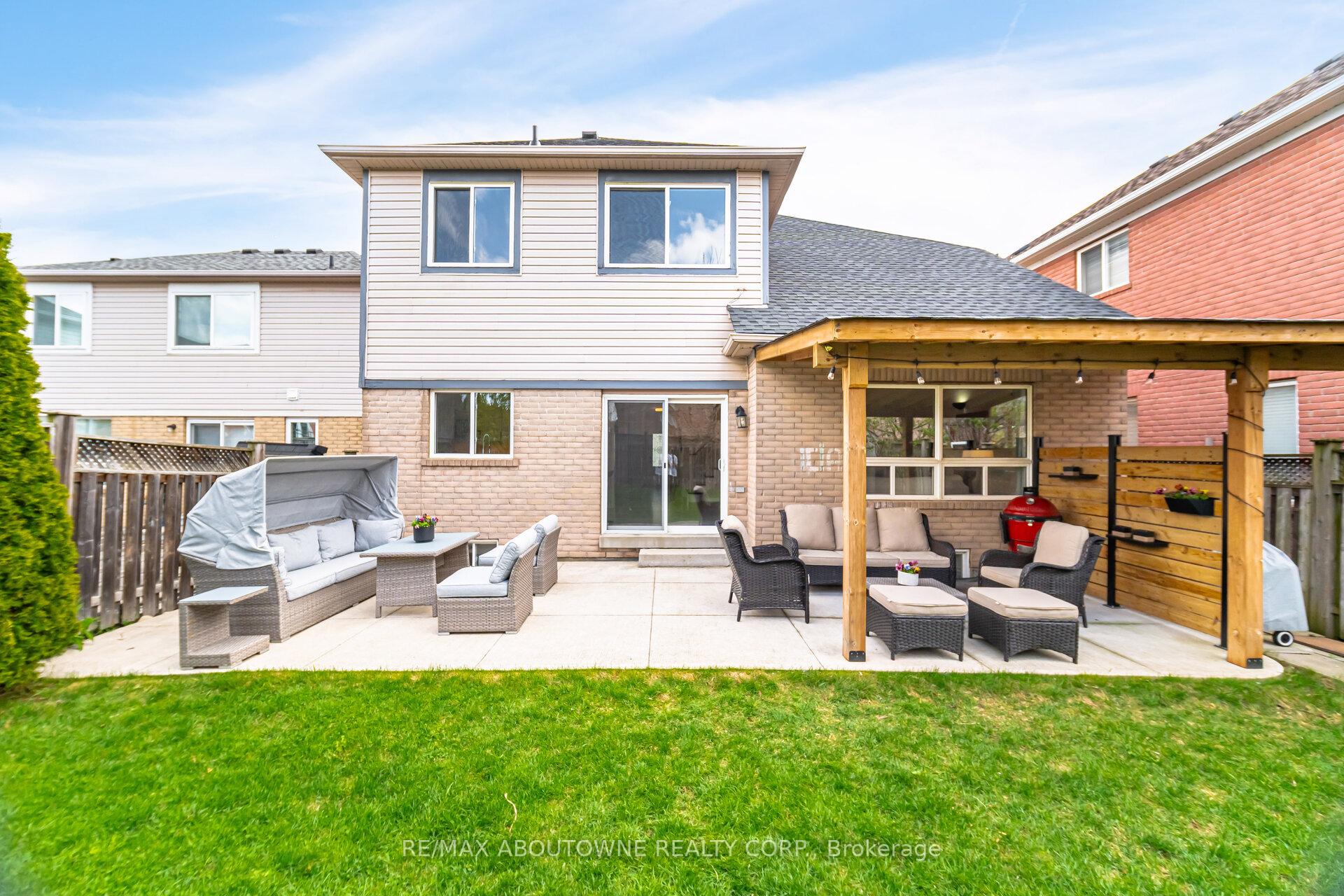 Photo 46 of 1046 Holdsworth Crescent, Milton, Coates — HOMEH