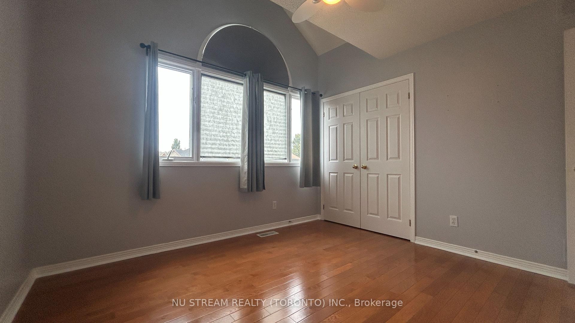 Photo 8 of 217 Conestoga Court, Oshawa, Samac — HOMEH