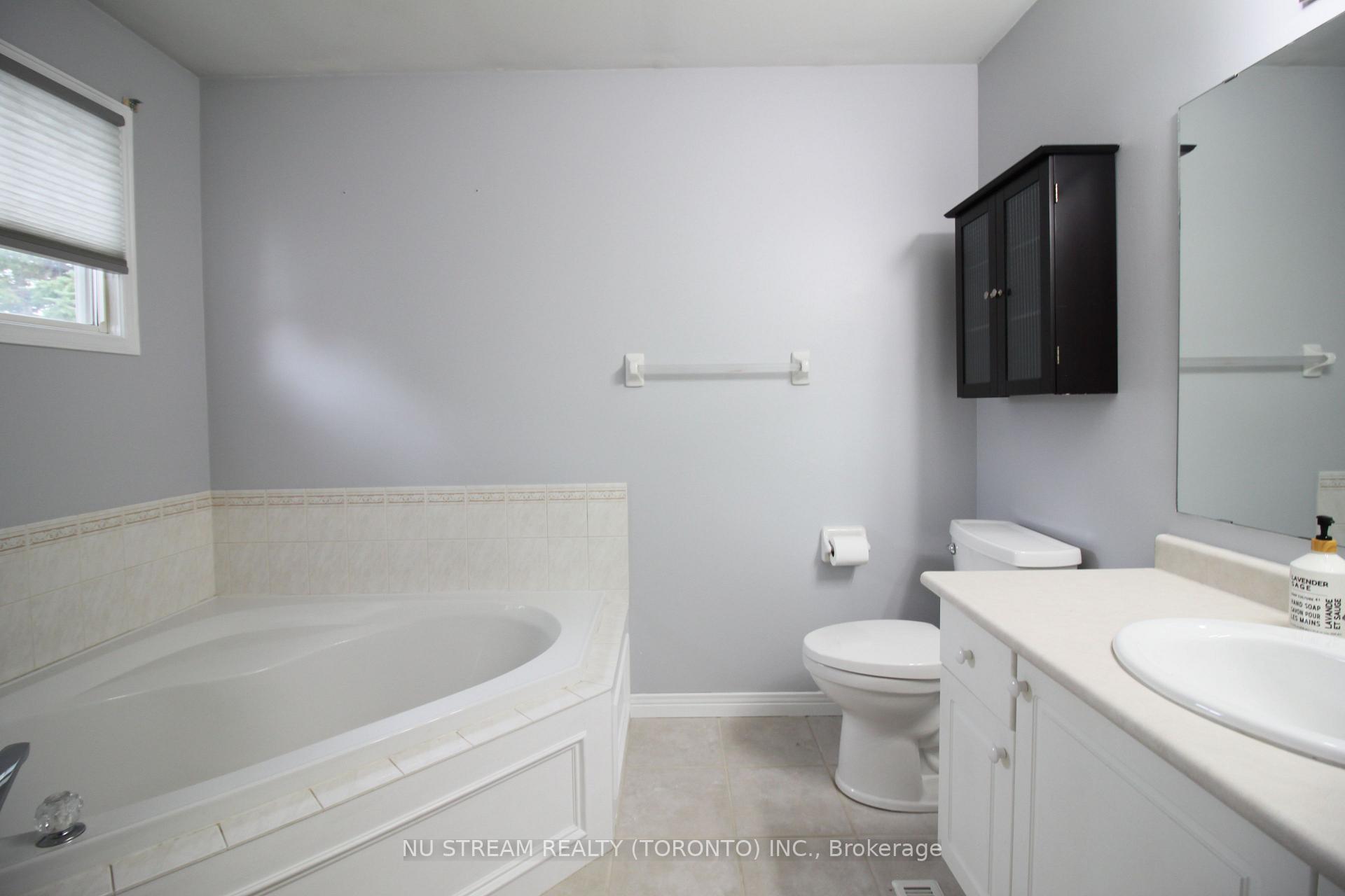 Photo 13 of 217 Conestoga Court, Oshawa, Samac — HOMEH