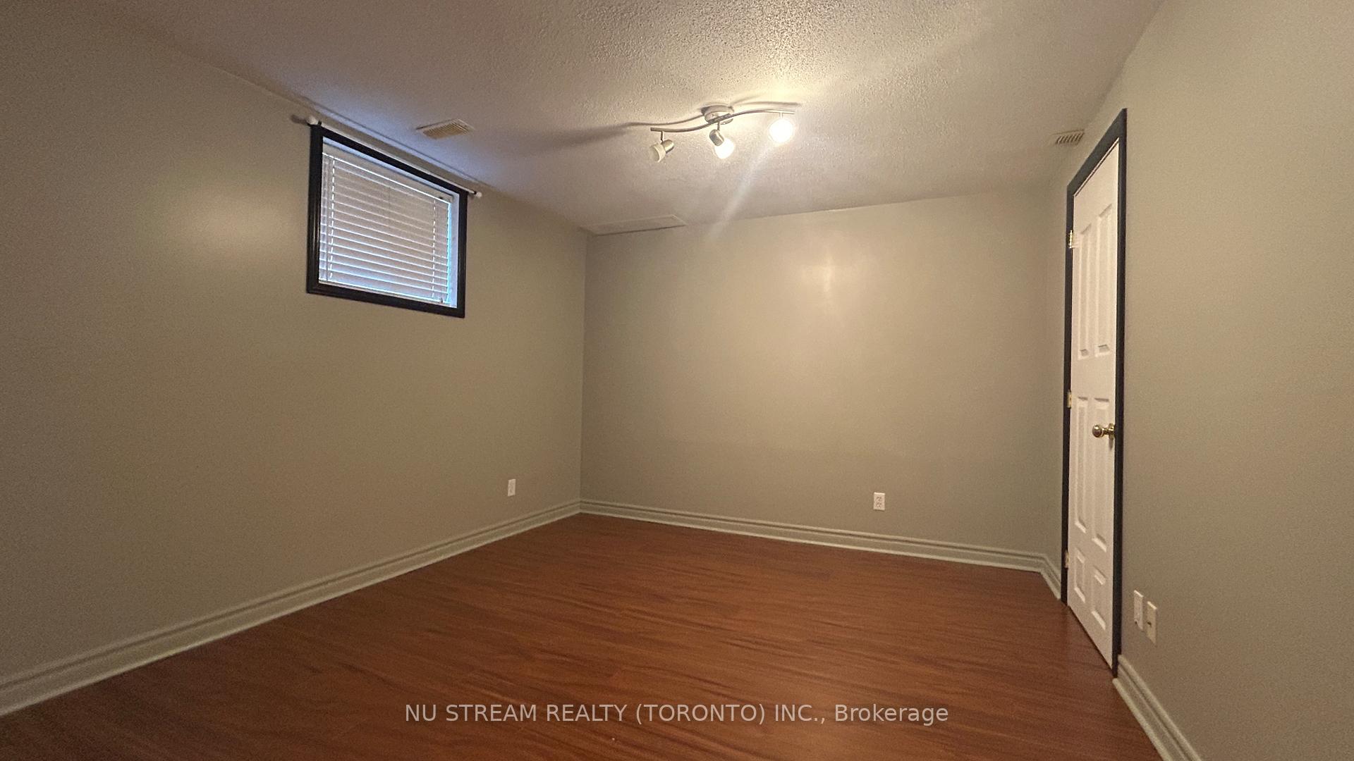 Photo 19 of 217 Conestoga Court, Oshawa, Samac — HOMEH
