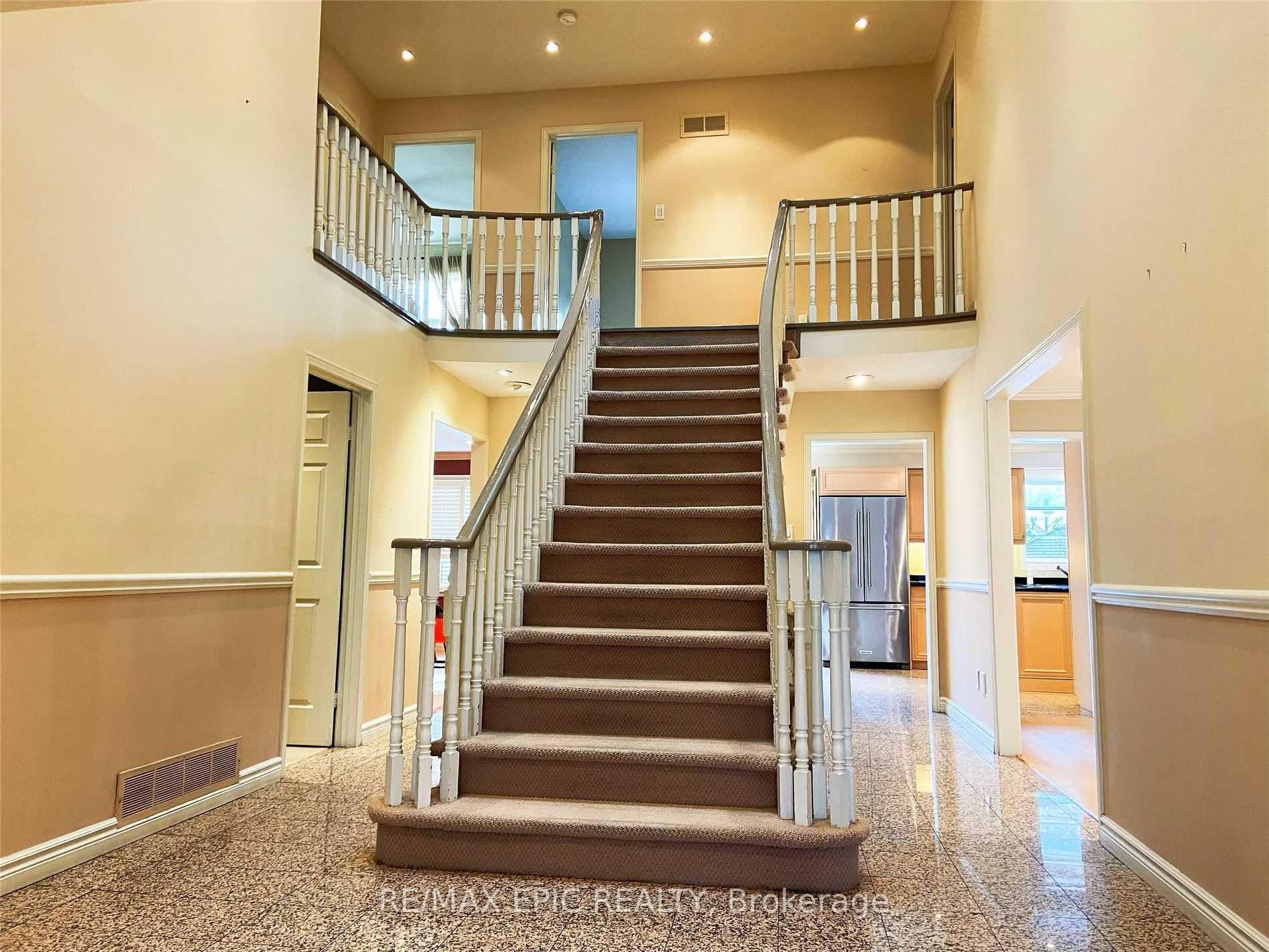 Photo 2 of 91 Brookshire Circle, Markham, Thornlea — HOMEH