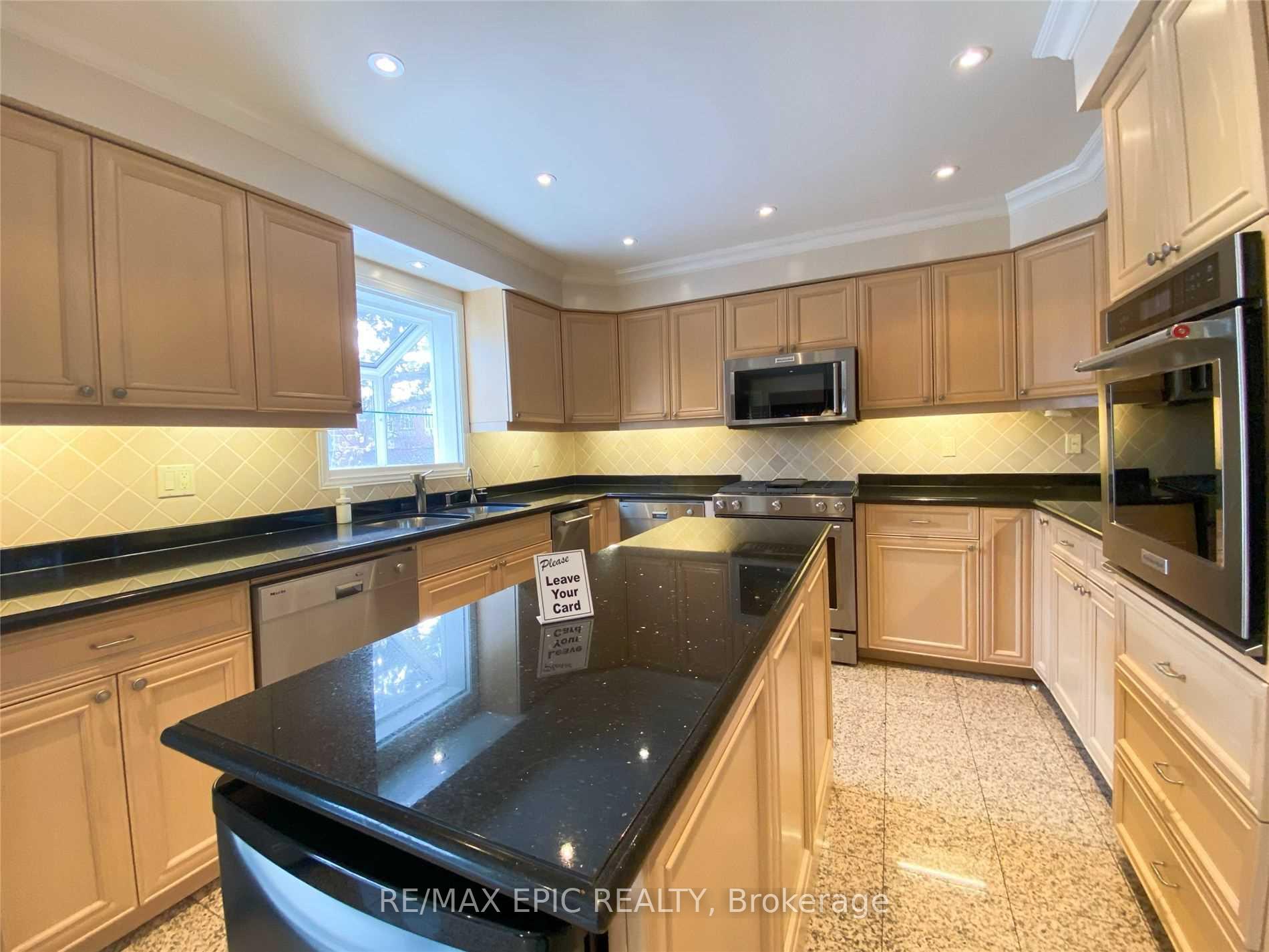 Photo 7 of 91 Brookshire Circle, Markham, Thornlea — HOMEH