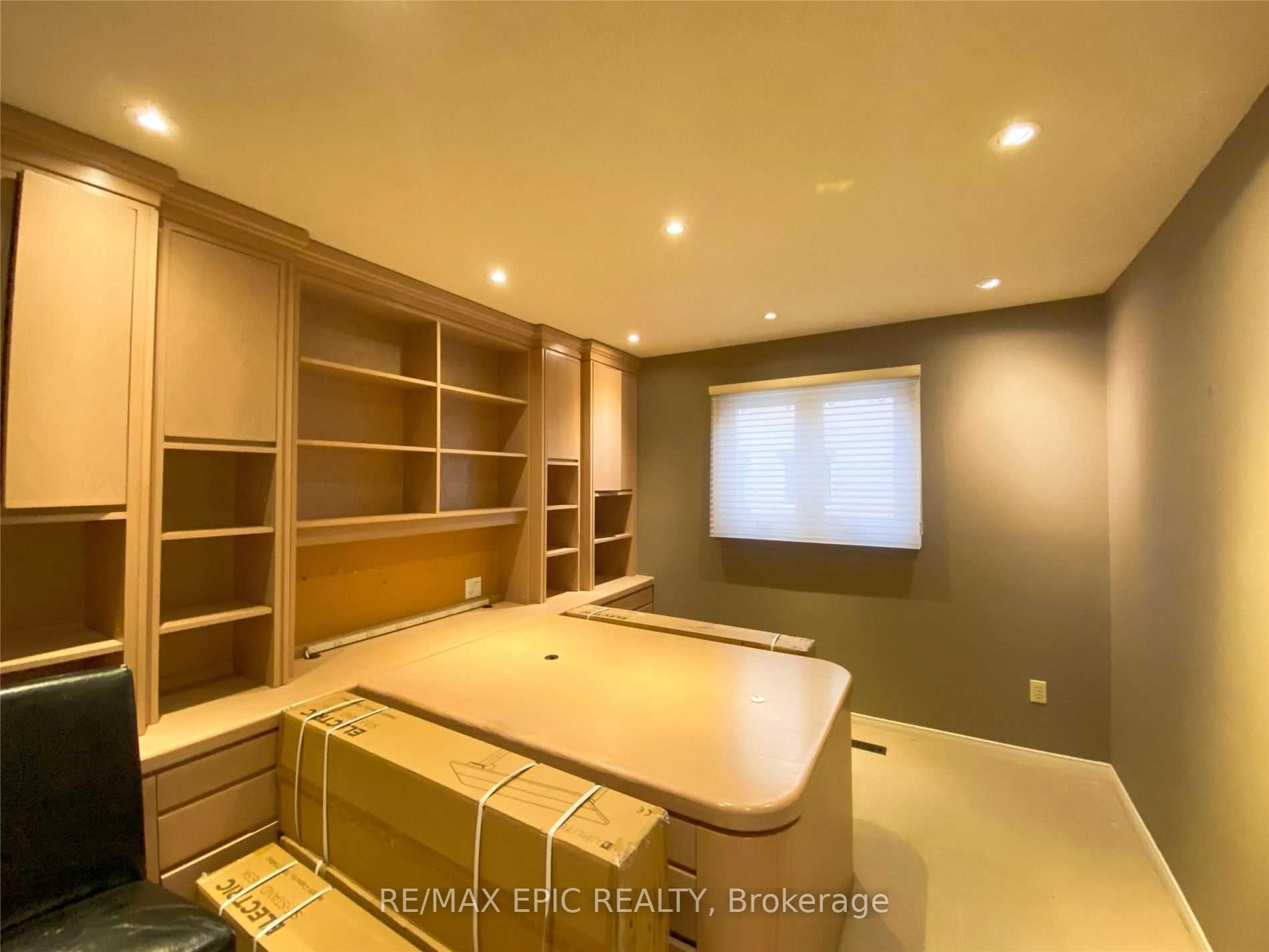 Photo 11 of 91 Brookshire Circle, Markham, Thornlea — HOMEH