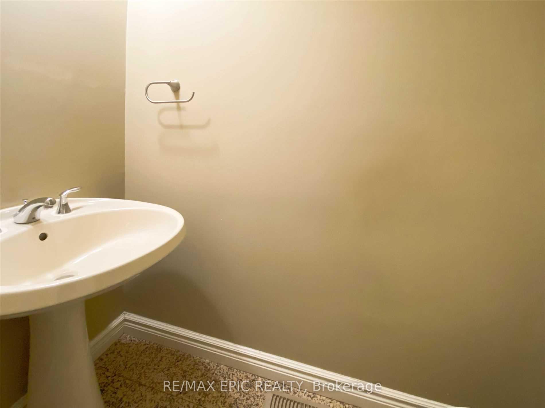 Photo 12 of 91 Brookshire Circle, Markham, Thornlea — HOMEH