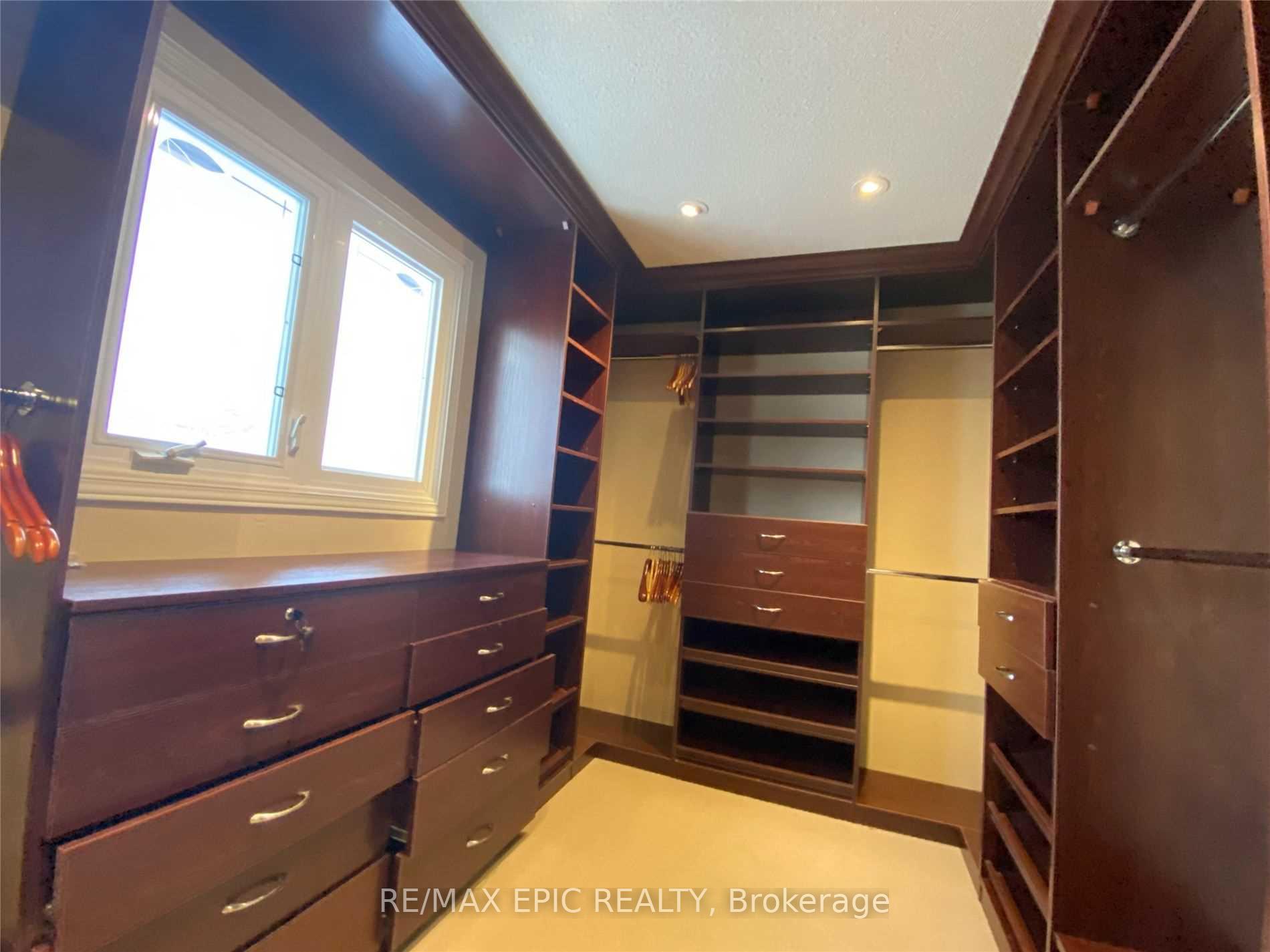 Photo 17 of 91 Brookshire Circle, Markham, Thornlea — HOMEH