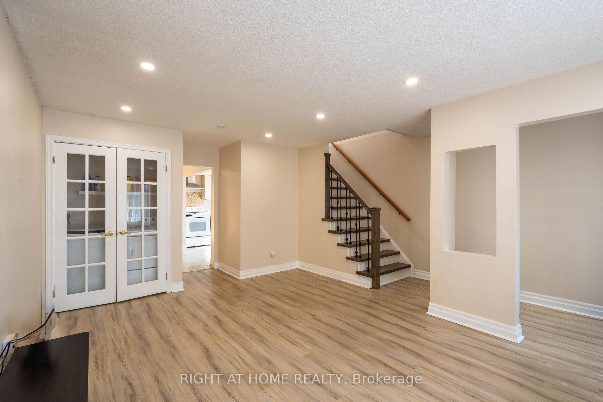 Photo 2 of 649 Balsam Crescent, Oshawa, Lakeview — HOMEH