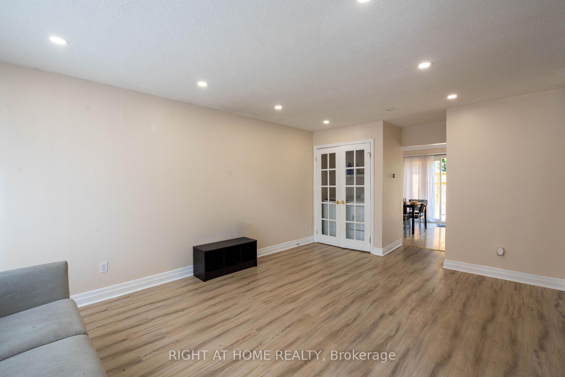 Photo 4 of 649 Balsam Crescent, Oshawa, Lakeview — HOMEH