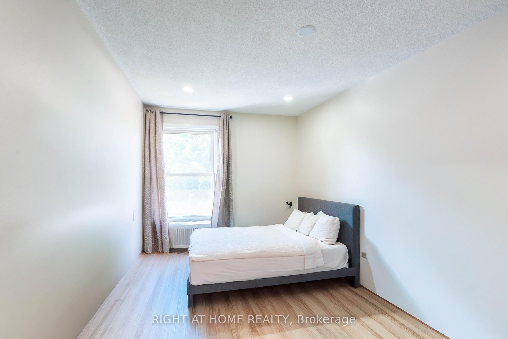 Photo 13 of 649 Balsam Crescent, Oshawa, Lakeview — HOMEH