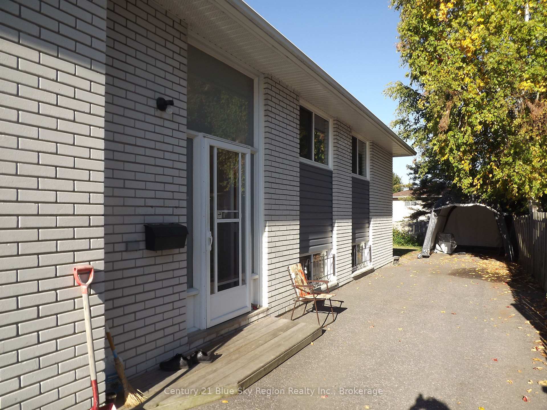 Photo 2 of 76 Strathcona Drive, North Bay, Ferris — HOMEH
