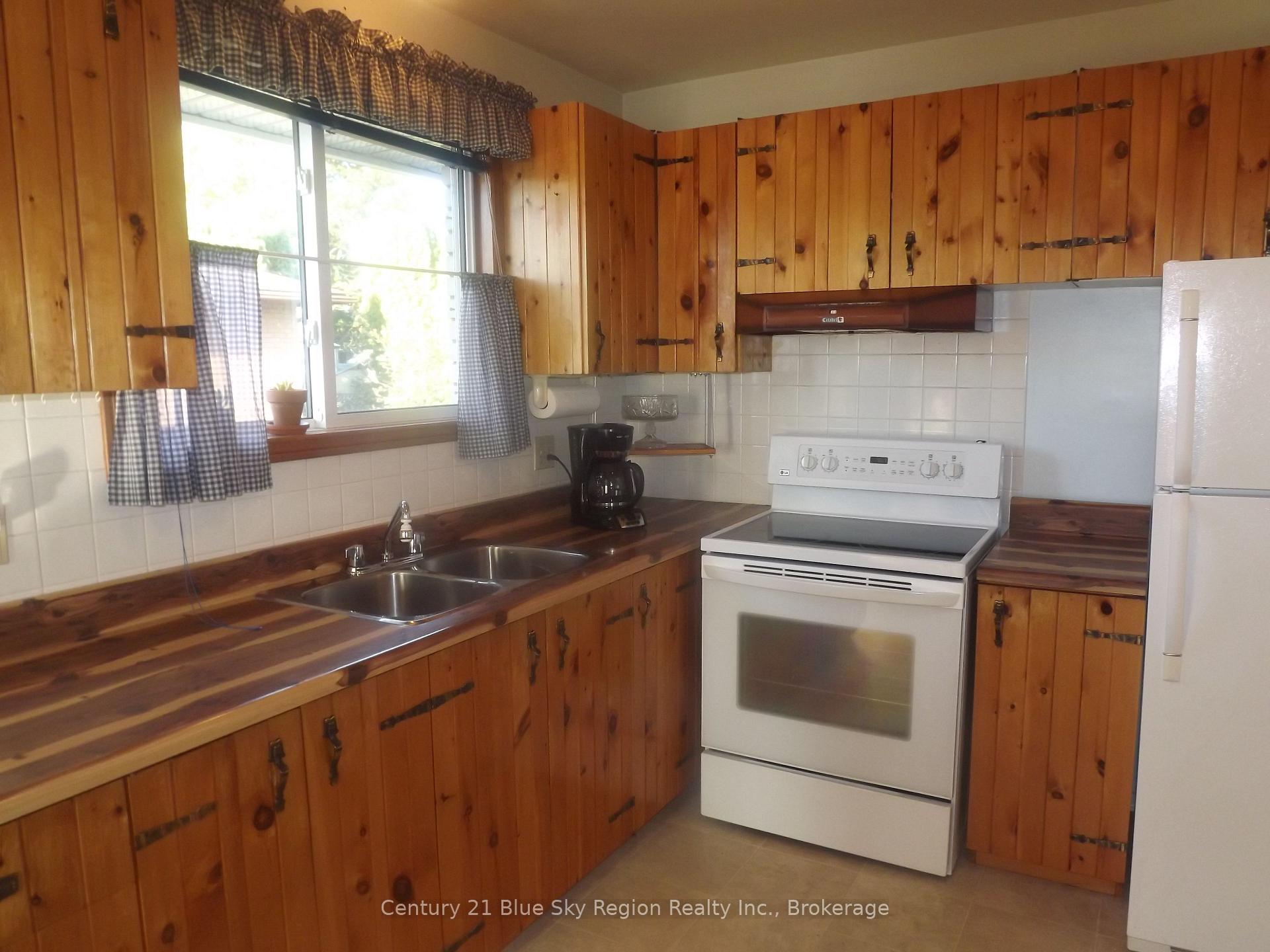 Photo 3 of 76 Strathcona Drive, North Bay, Ferris — HOMEH