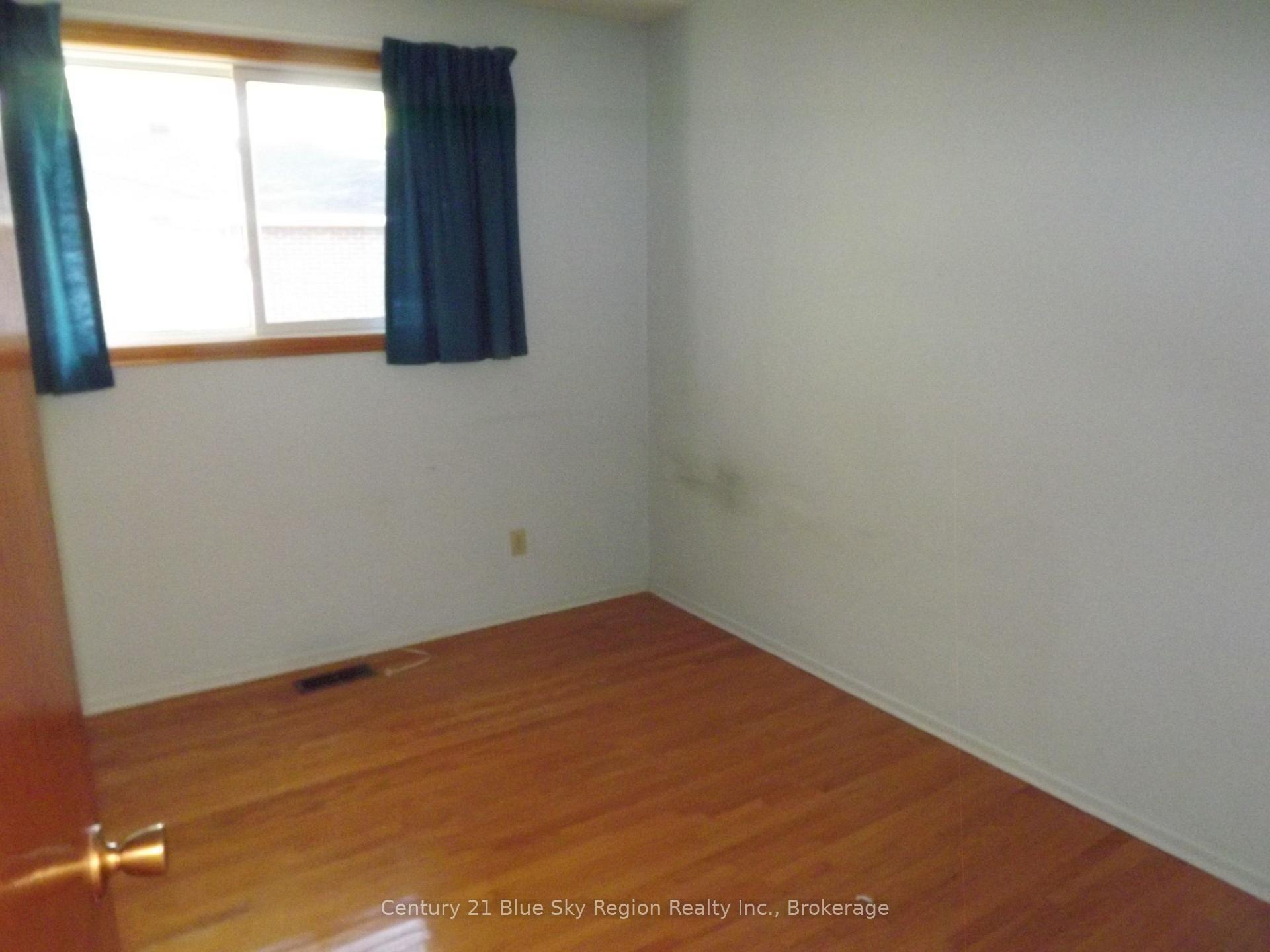 Photo 8 of 76 Strathcona Drive, North Bay, Ferris — HOMEH