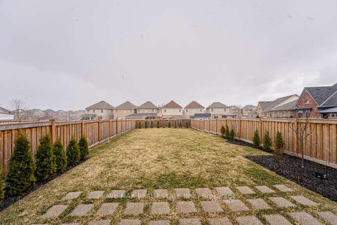 Photo 24 of 169 Strachan Trail, New Tecumseth, Beeton — HOMEH