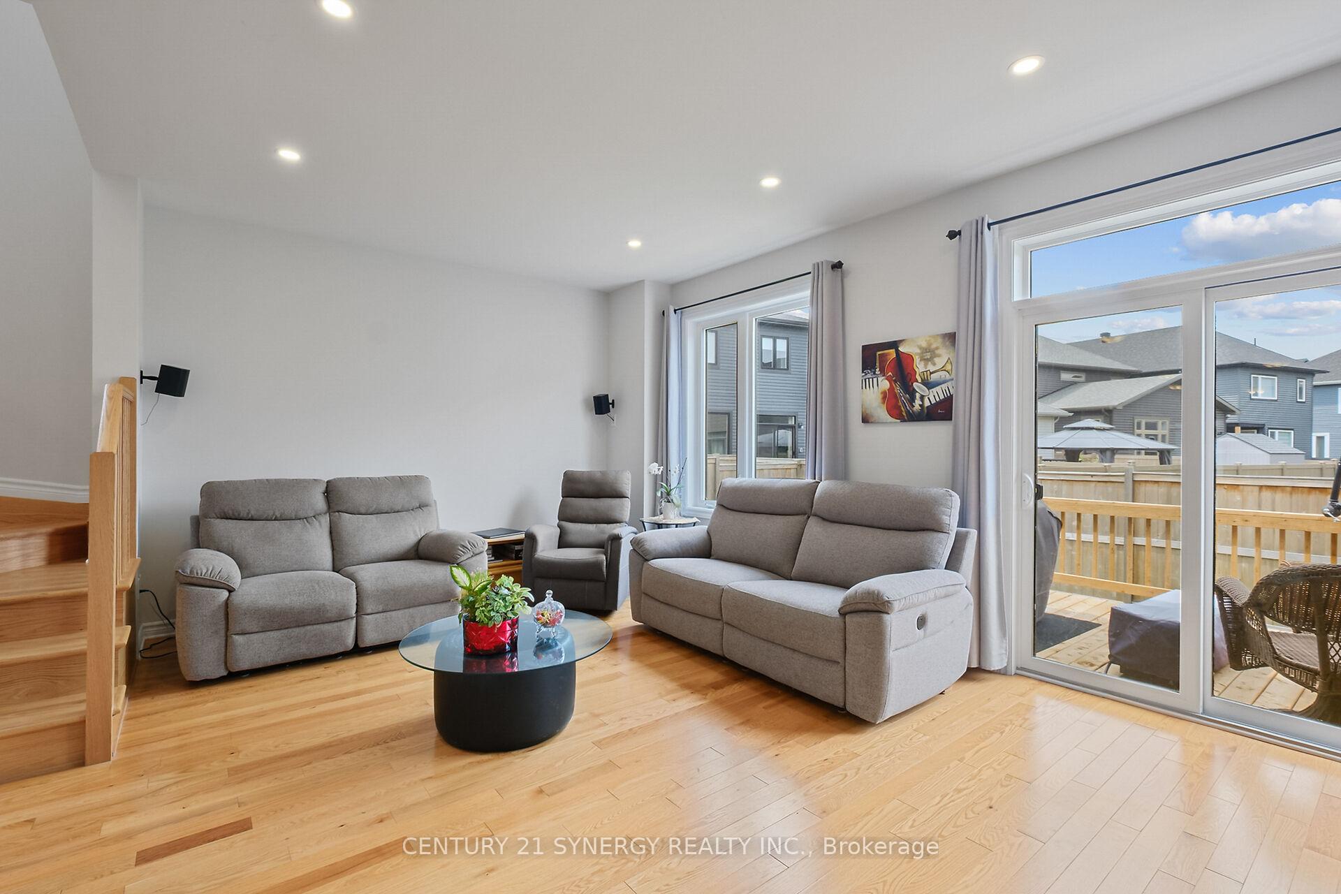 Photo 13 of 953 Socca Crescent, Ottawa, Notting Hill/Summerside — HOMEH