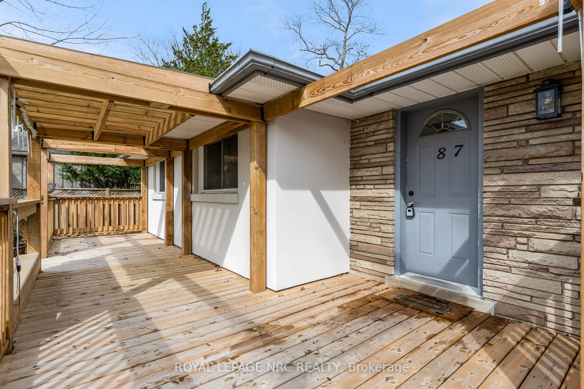 Photo 3 of 87 Canboro Road, Pelham, Fonthill — HOMEH