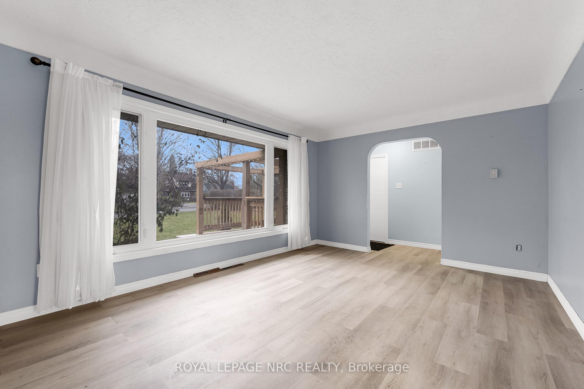 Photo 14 of 87 Canboro Road, Pelham, Fonthill — HOMEH