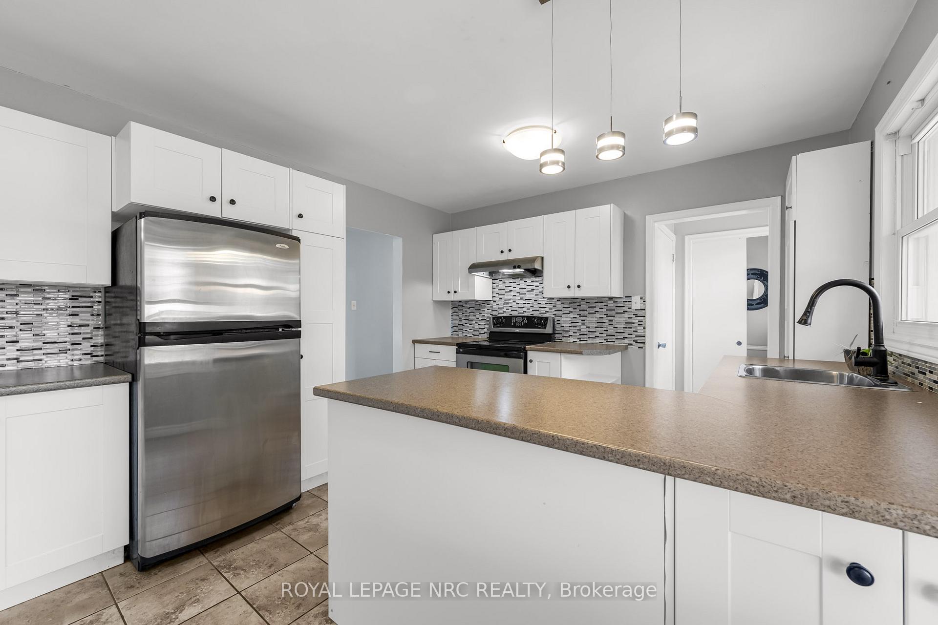 Photo 19 of 87 Canboro Road, Pelham, Fonthill — HOMEH