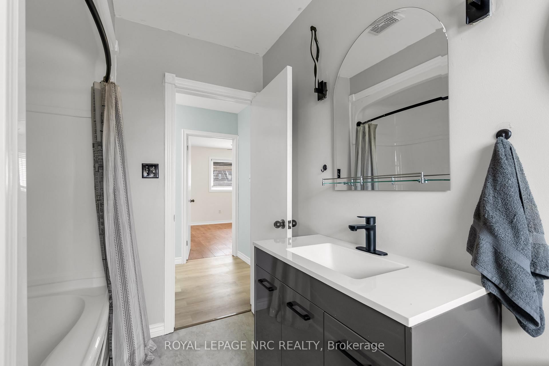 Photo 29 of 87 Canboro Road, Pelham, Fonthill — HOMEH