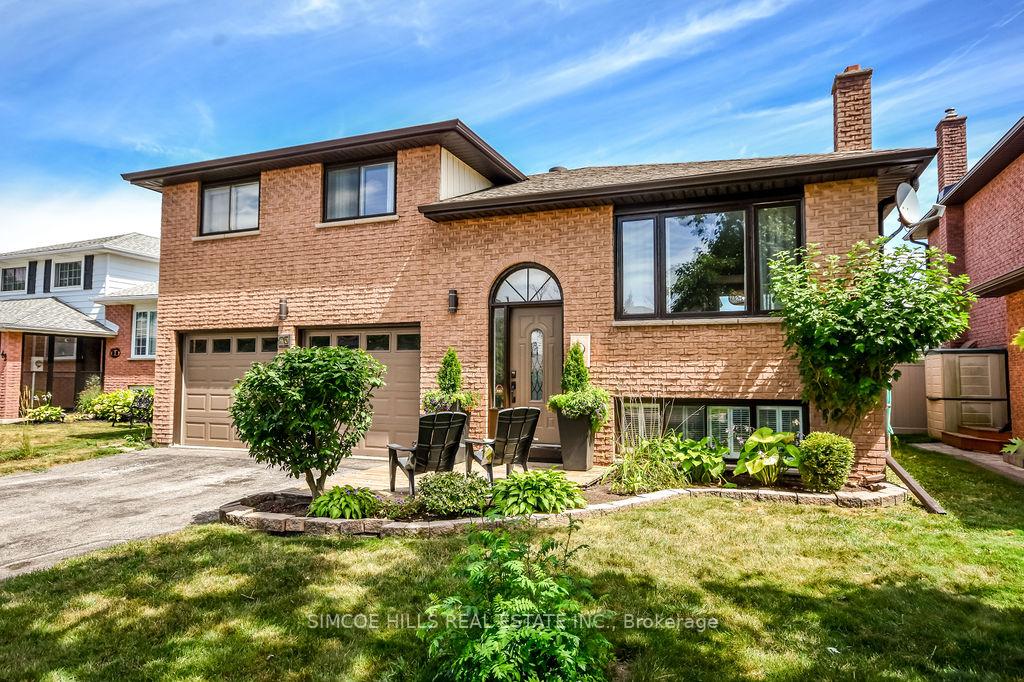Front of 40 Laurentian Lane