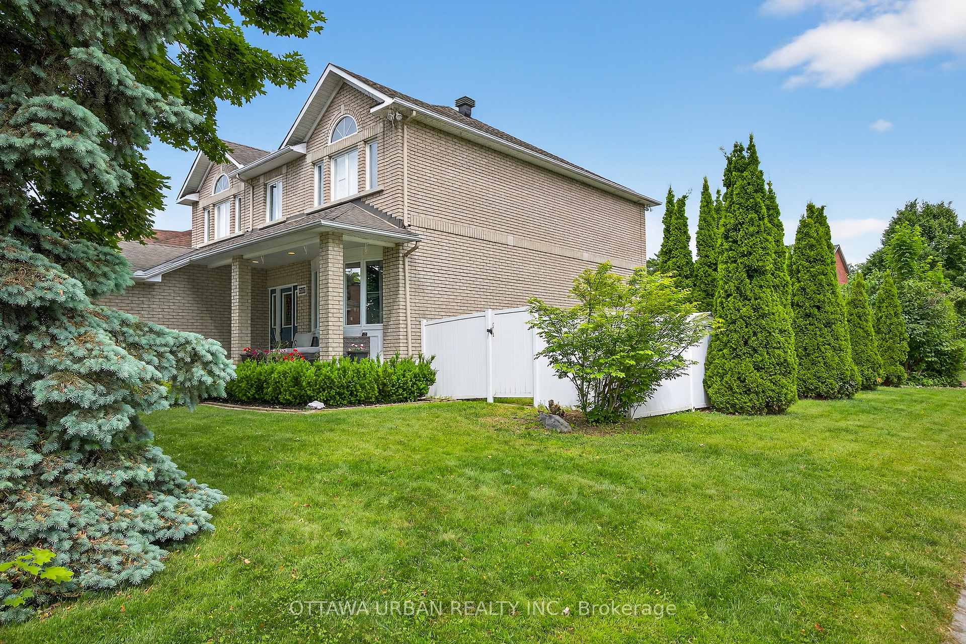 Photo 3 of 6267 Ravine Way, Ottawa, Hiawatha Park/Convent Glen — HOMEH